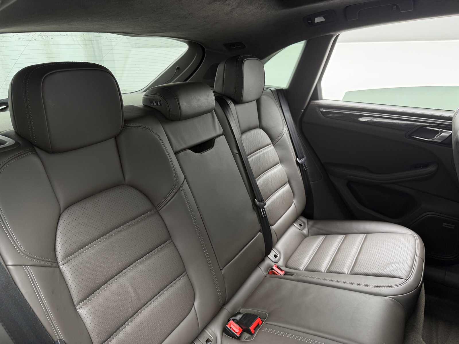 Thumbnail: 2015 Porsche Macan - 5