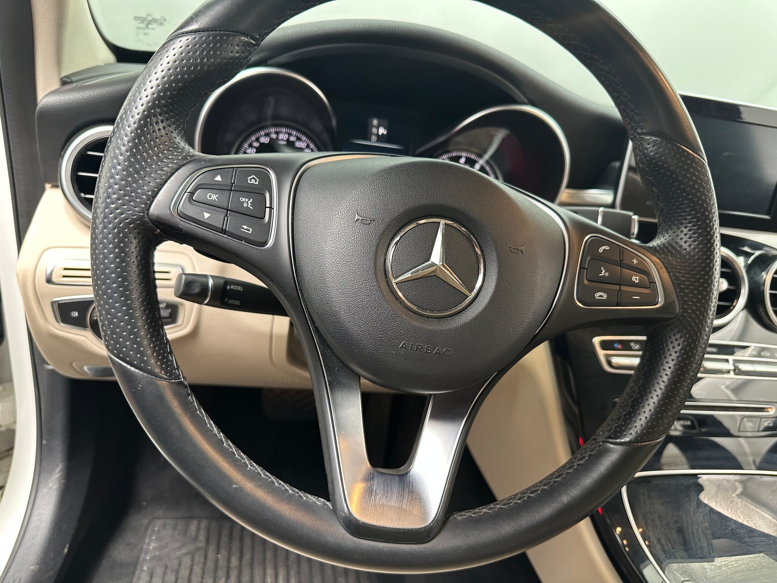 Thumbnail: 2016 Mercedes-Benz C-Class - 4