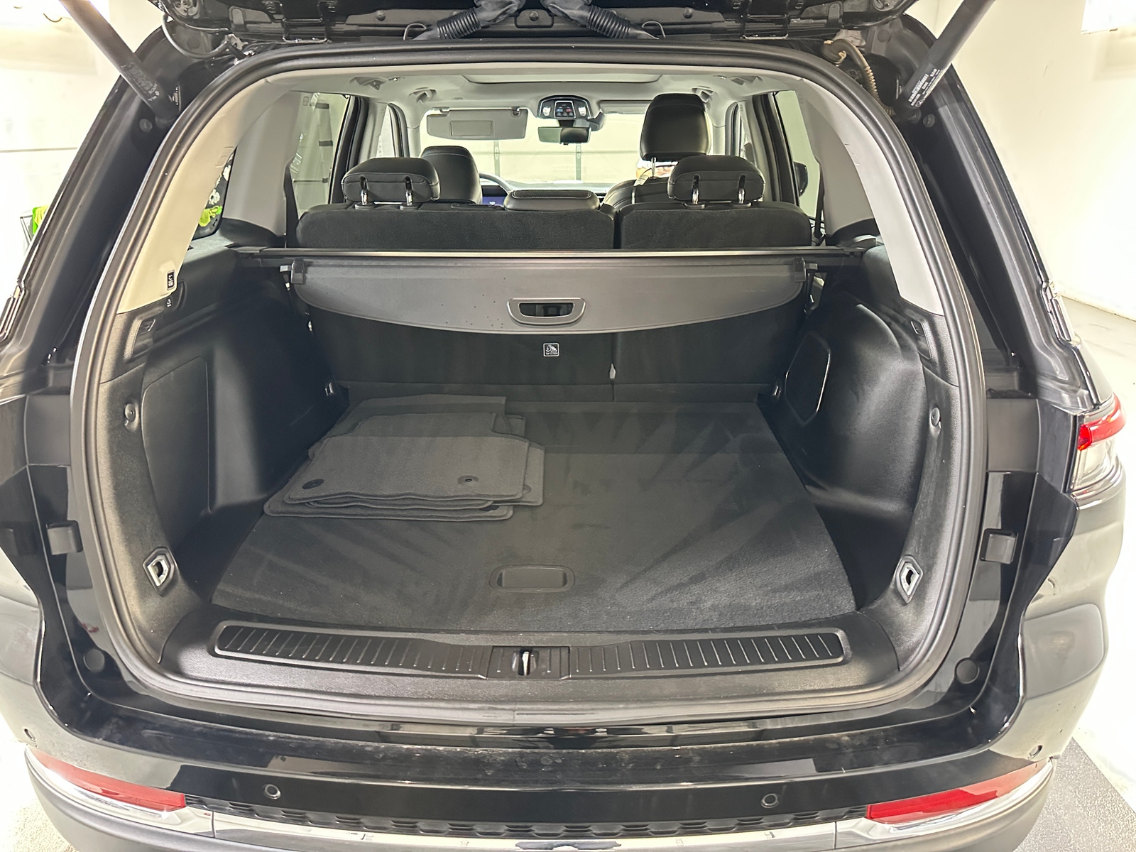 Thumbnail: 2022 Jeep Grand Cherokee - 6