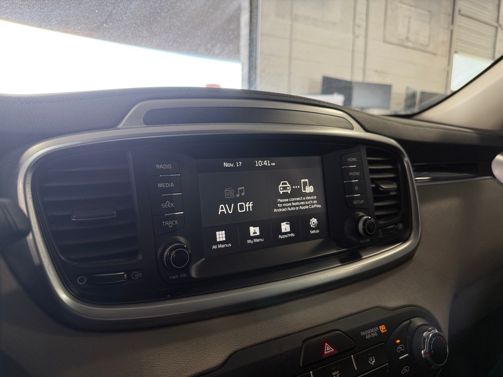 Thumbnail: 2020 Kia Sorento - 4