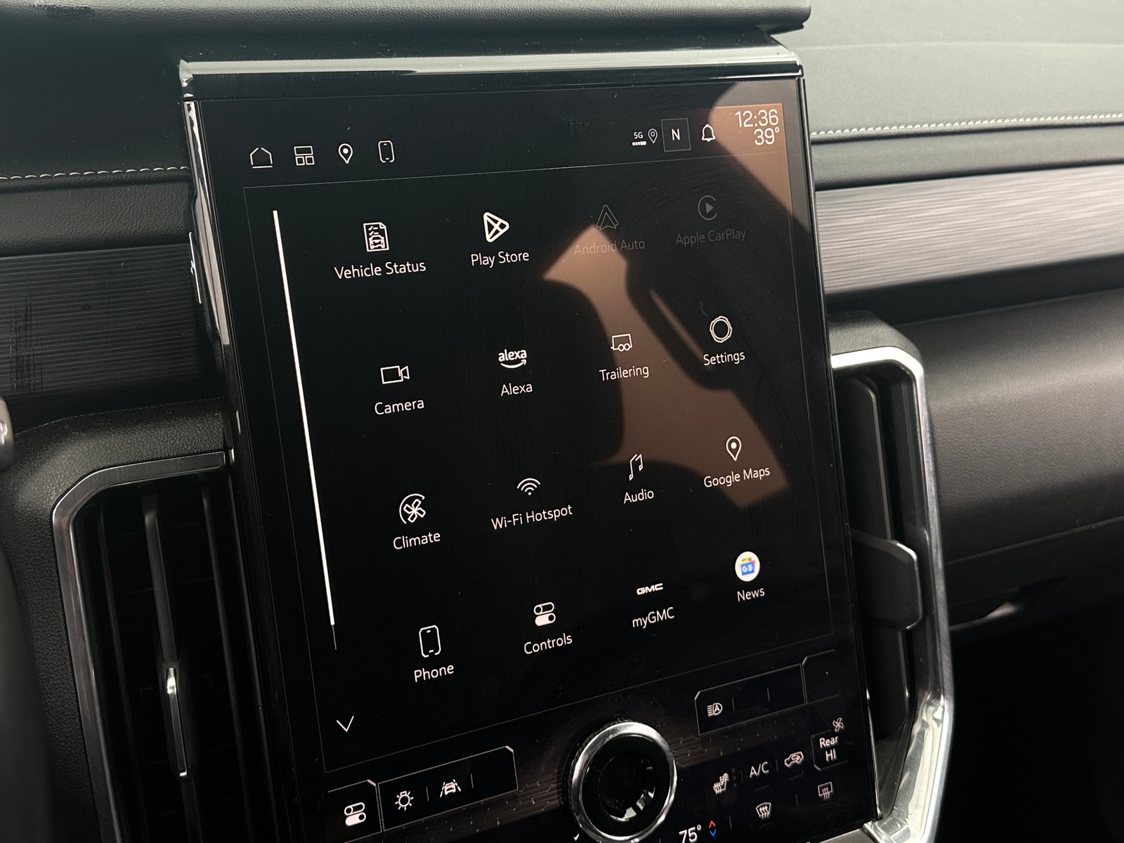 Thumbnail: 2025 GMC Acadia - 4