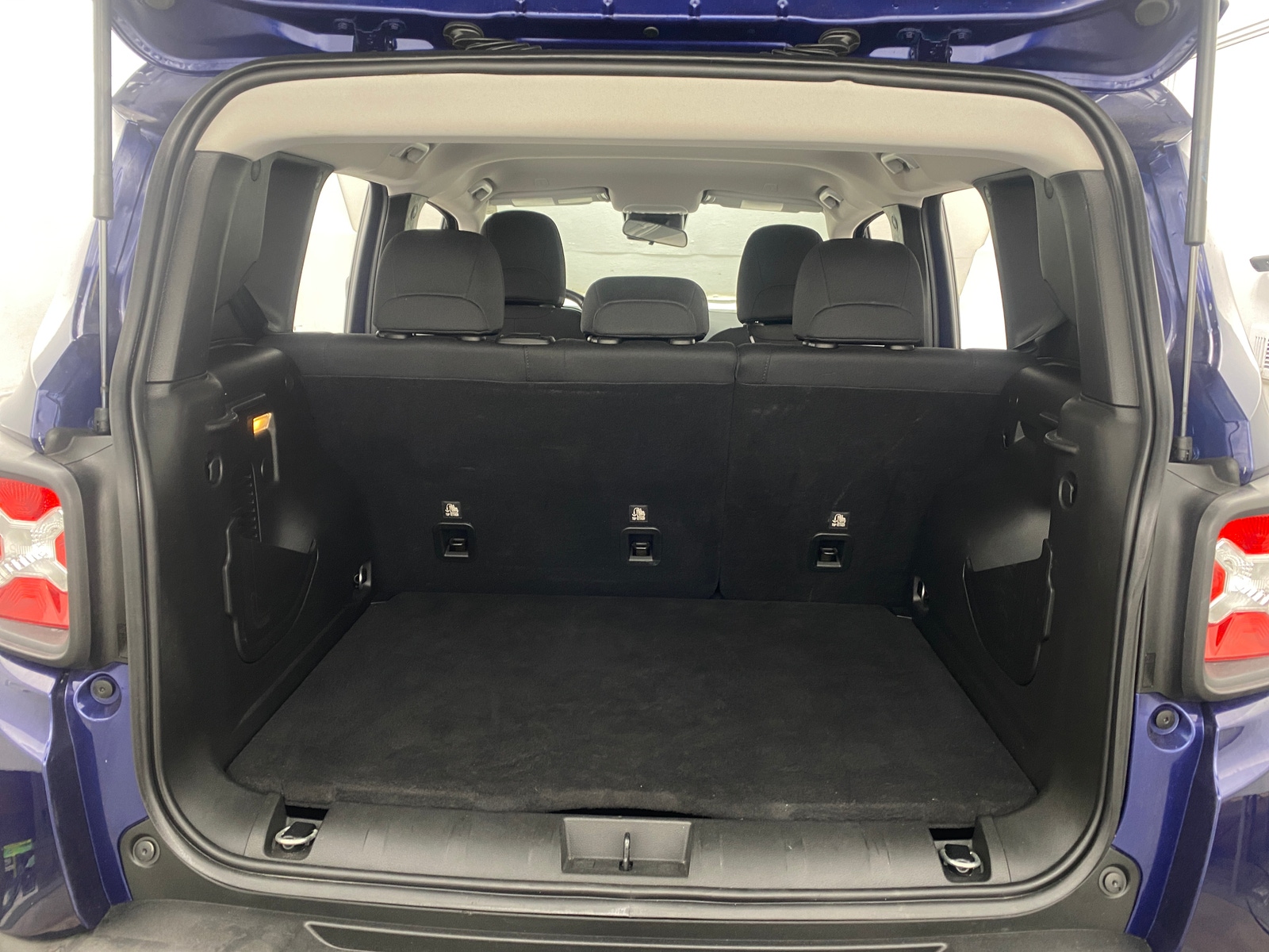 Thumbnail: 2021 Jeep Renegade - 7