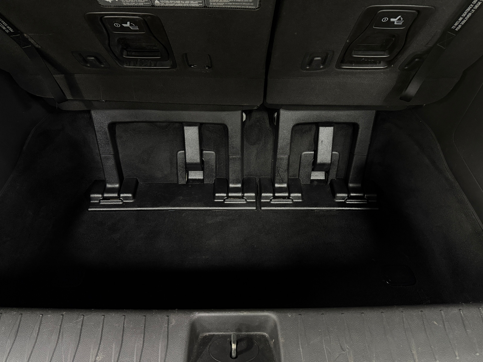 Thumbnail: 2023 Kia Carnival - 6