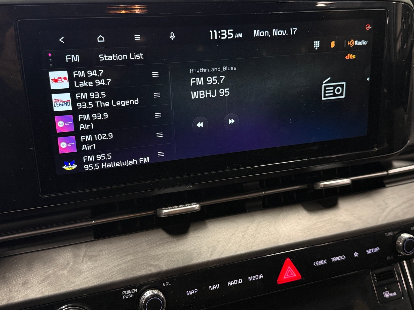 Thumbnail: 2023 Kia Carnival - 3