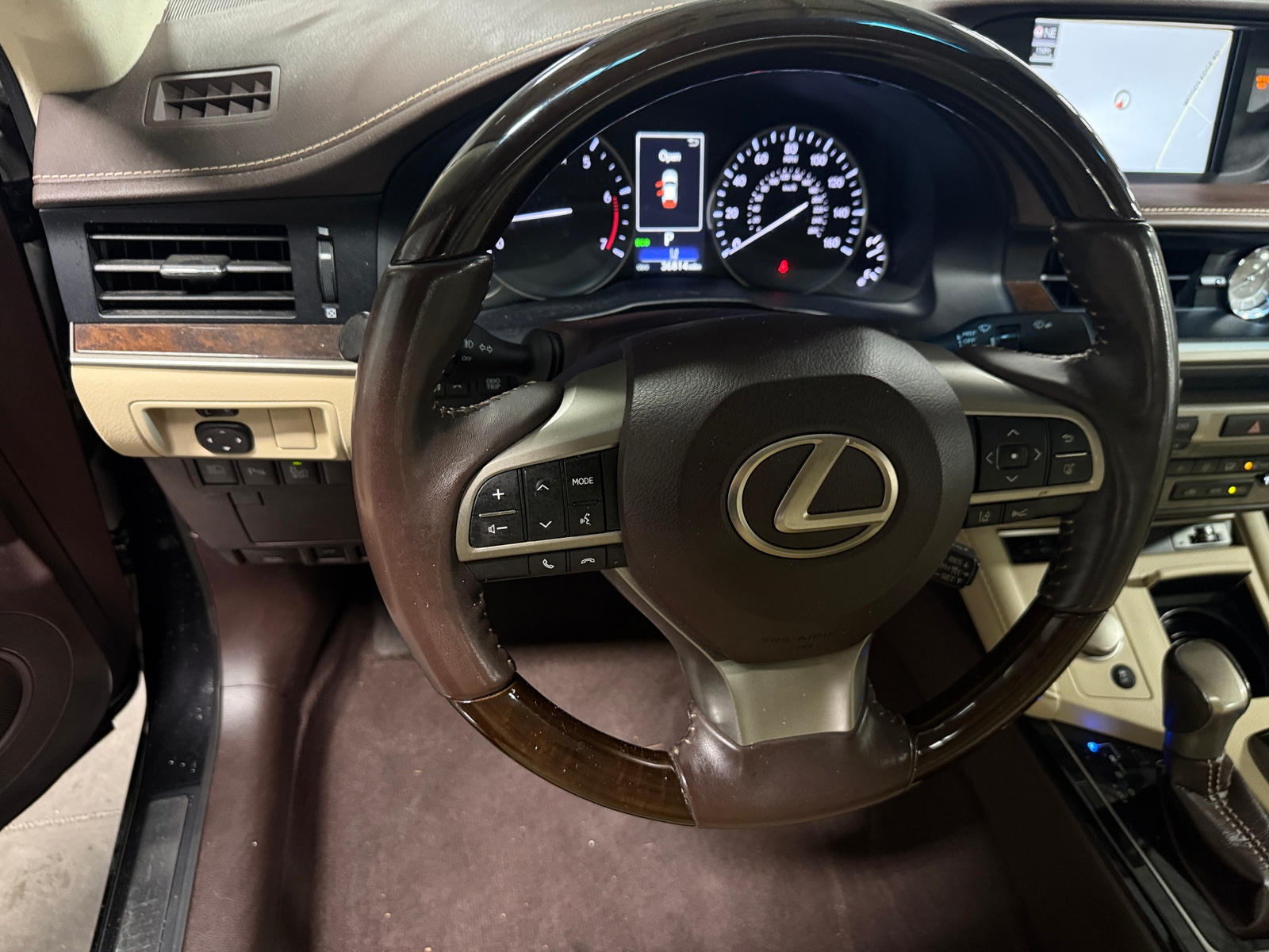 Thumbnail: 2018 Lexus ES - 4