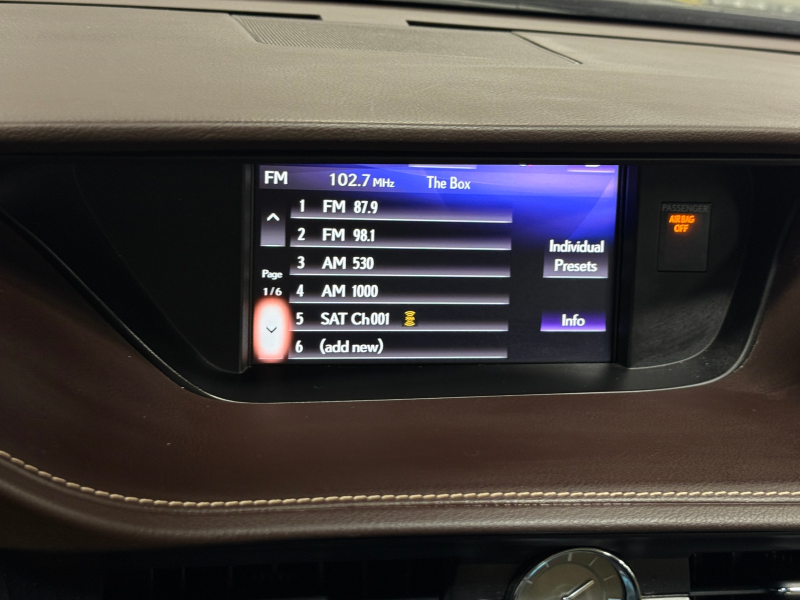 Thumbnail: 2018 Lexus ES - 3