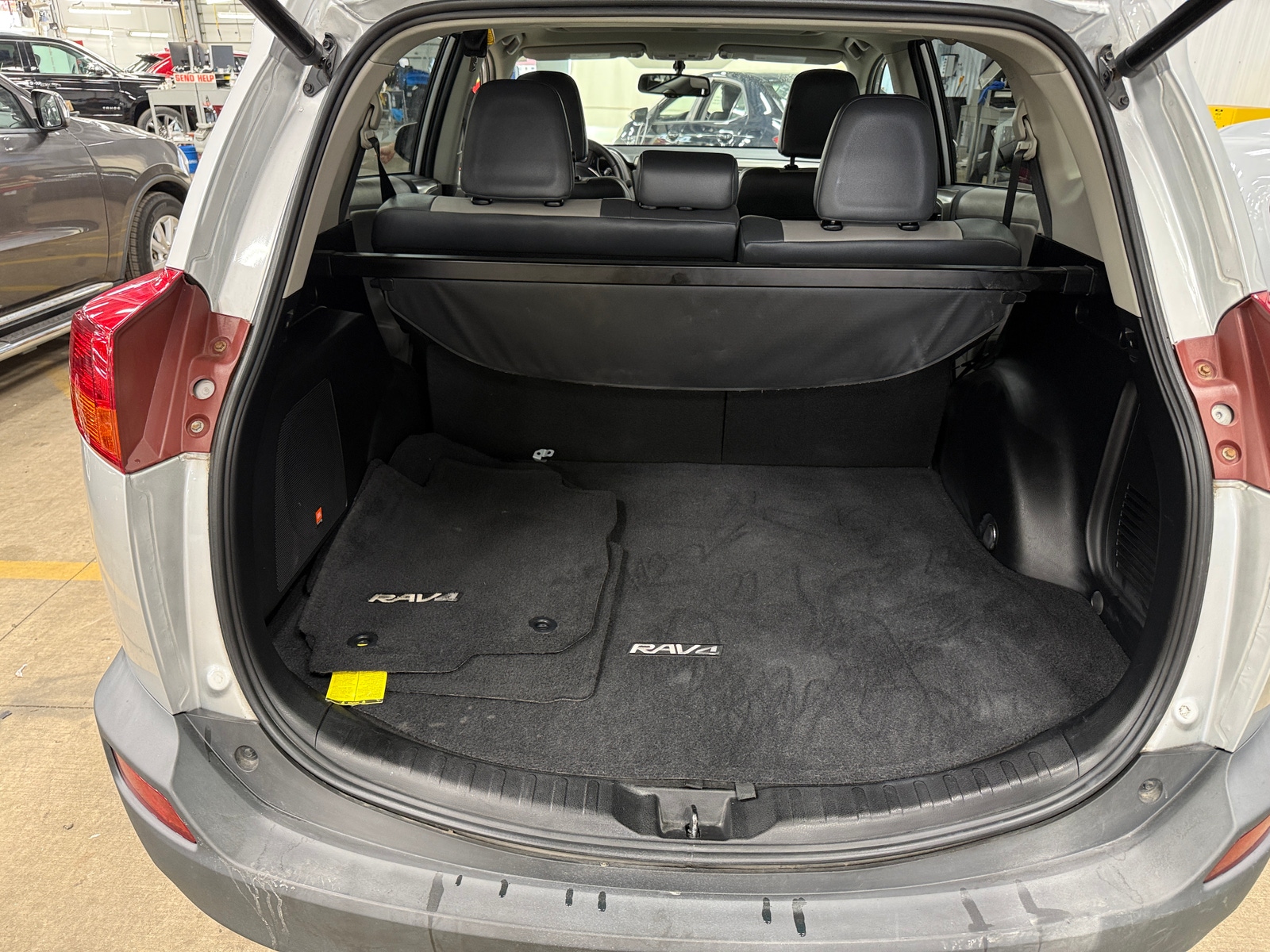 Thumbnail: 2013 Toyota RAV4 - 6