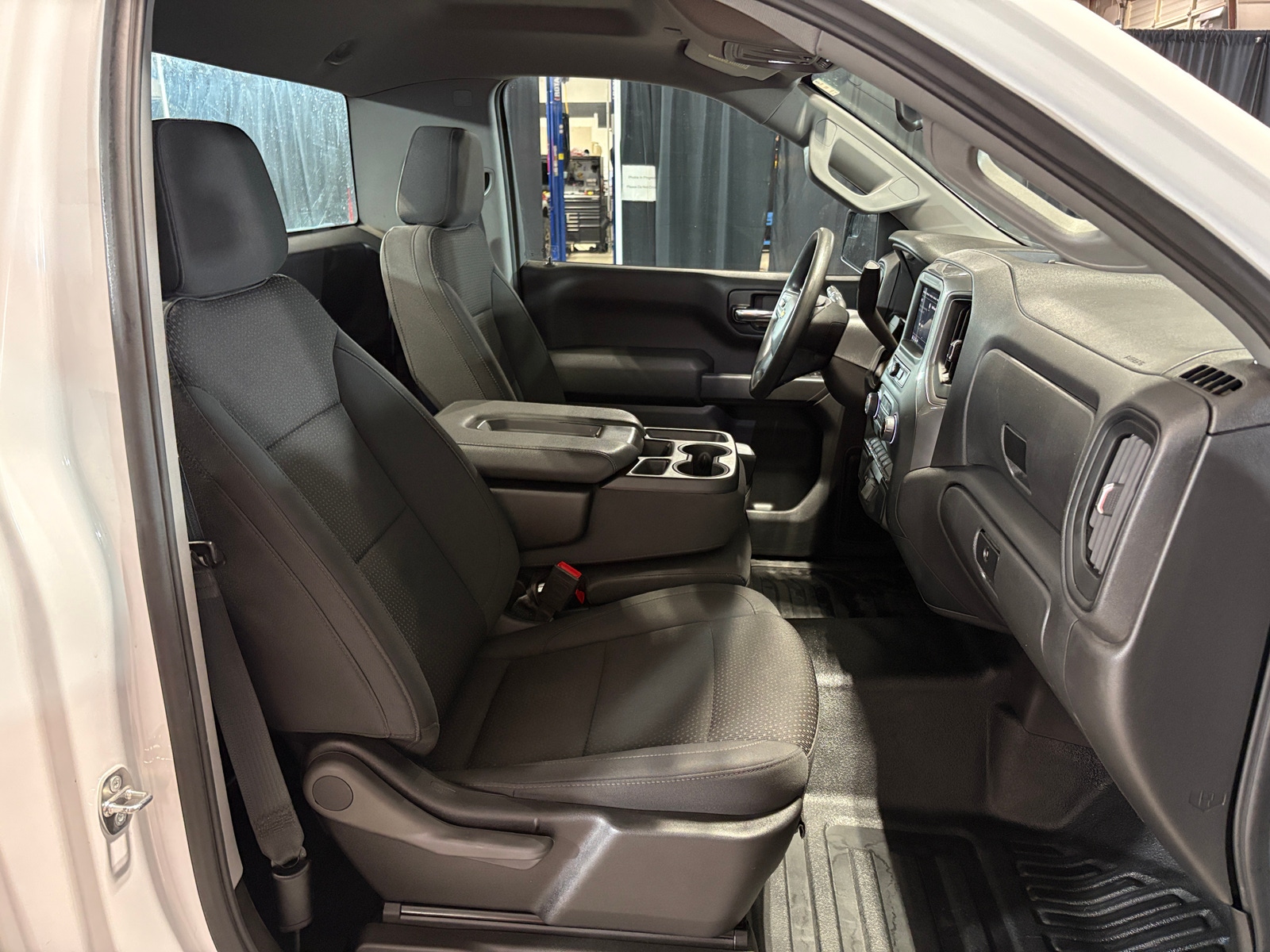 Thumbnail: 2024 Chevrolet Silverado 1500 - 2