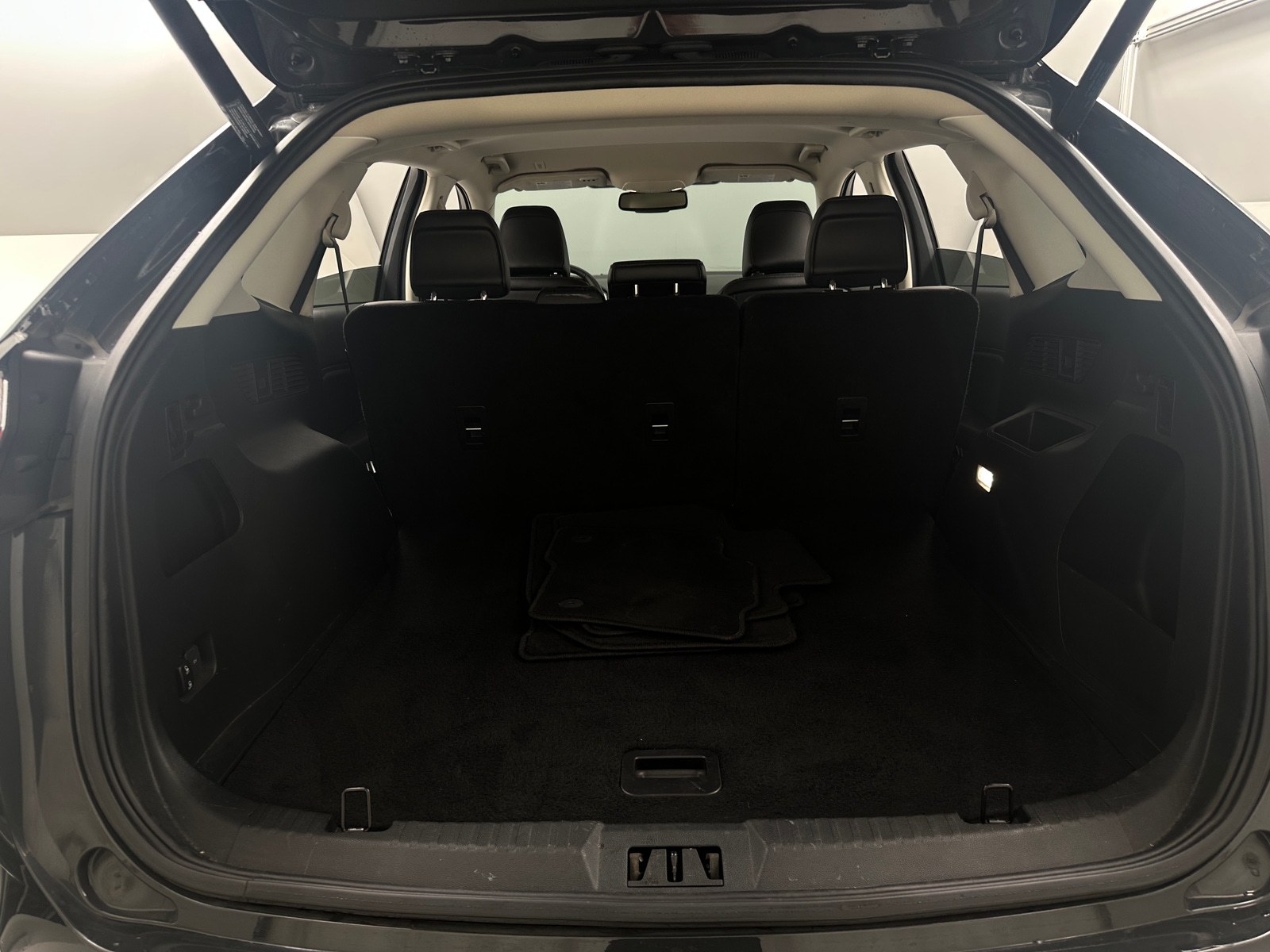 Thumbnail: 2021 Ford Edge - 7