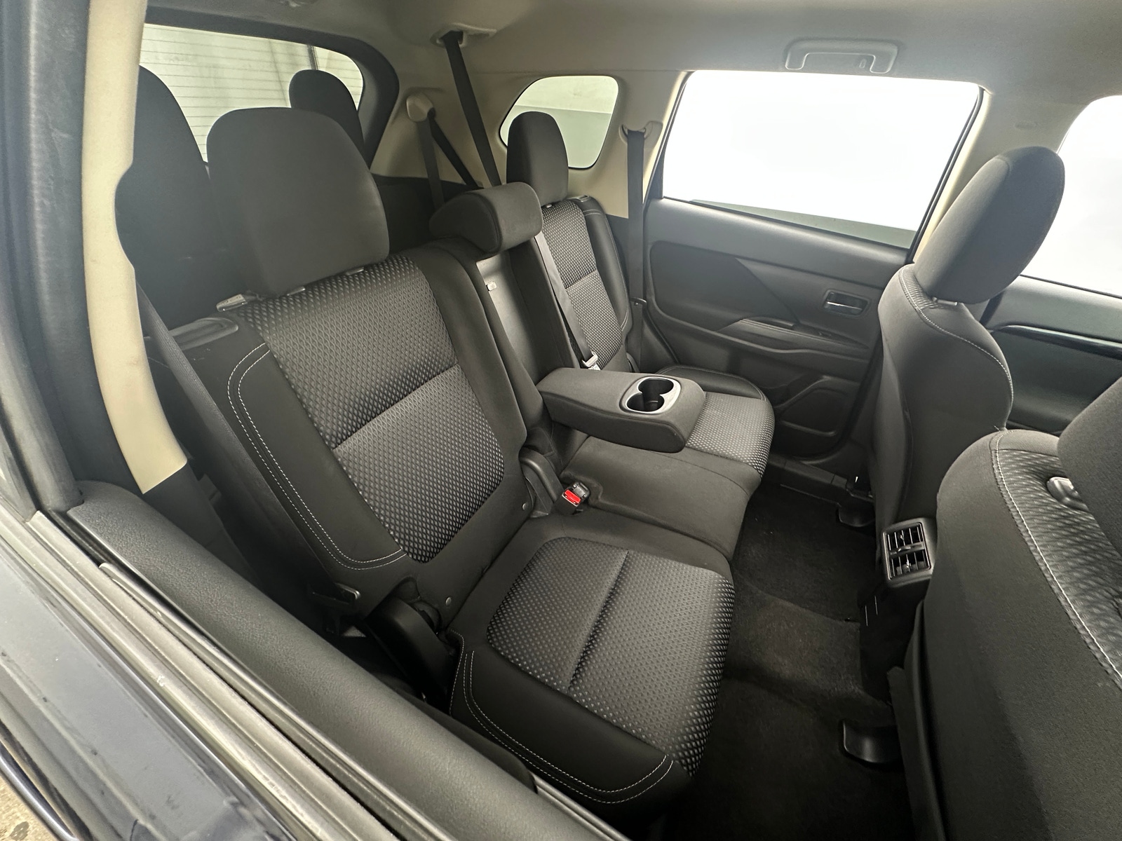 Thumbnail: 2019 Mitsubishi Outlander - 6