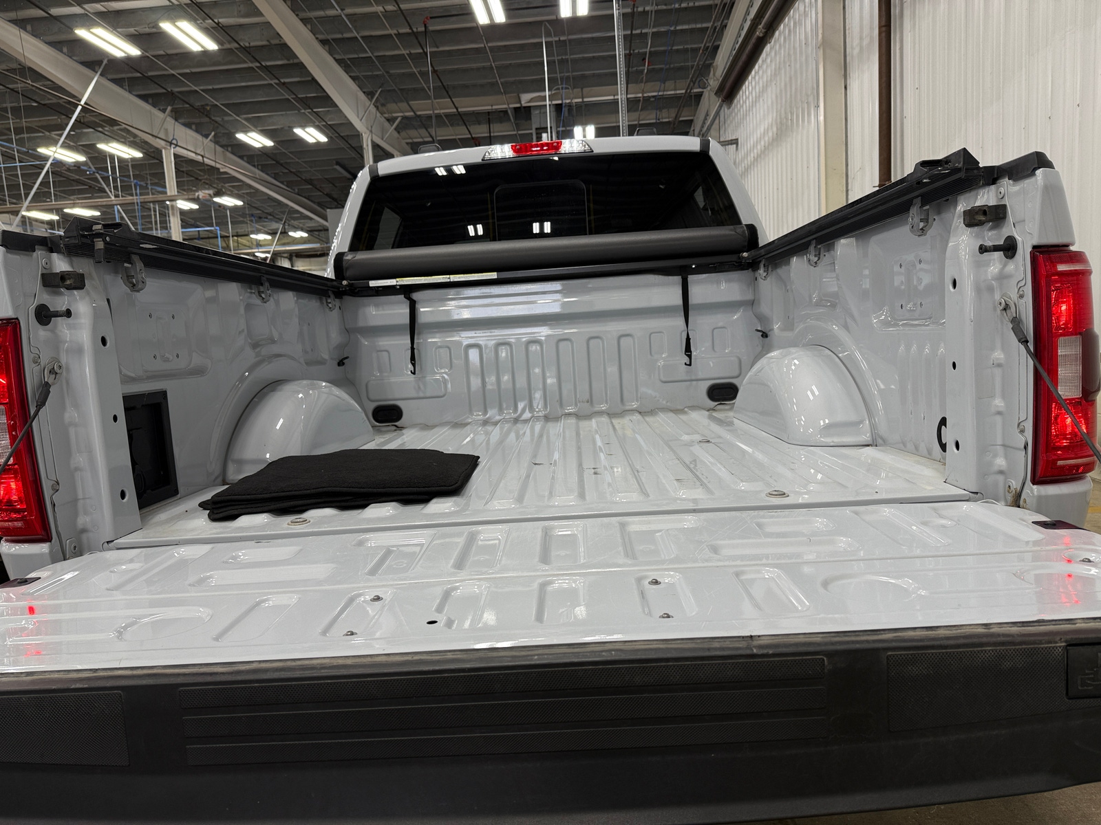 Thumbnail: 2022 Ford Econoline - 7