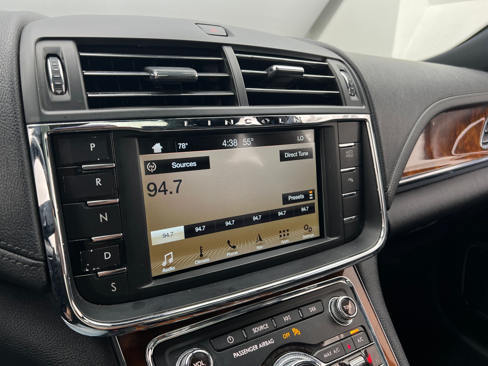 Thumbnail: 2017 Lincoln Continental - 3