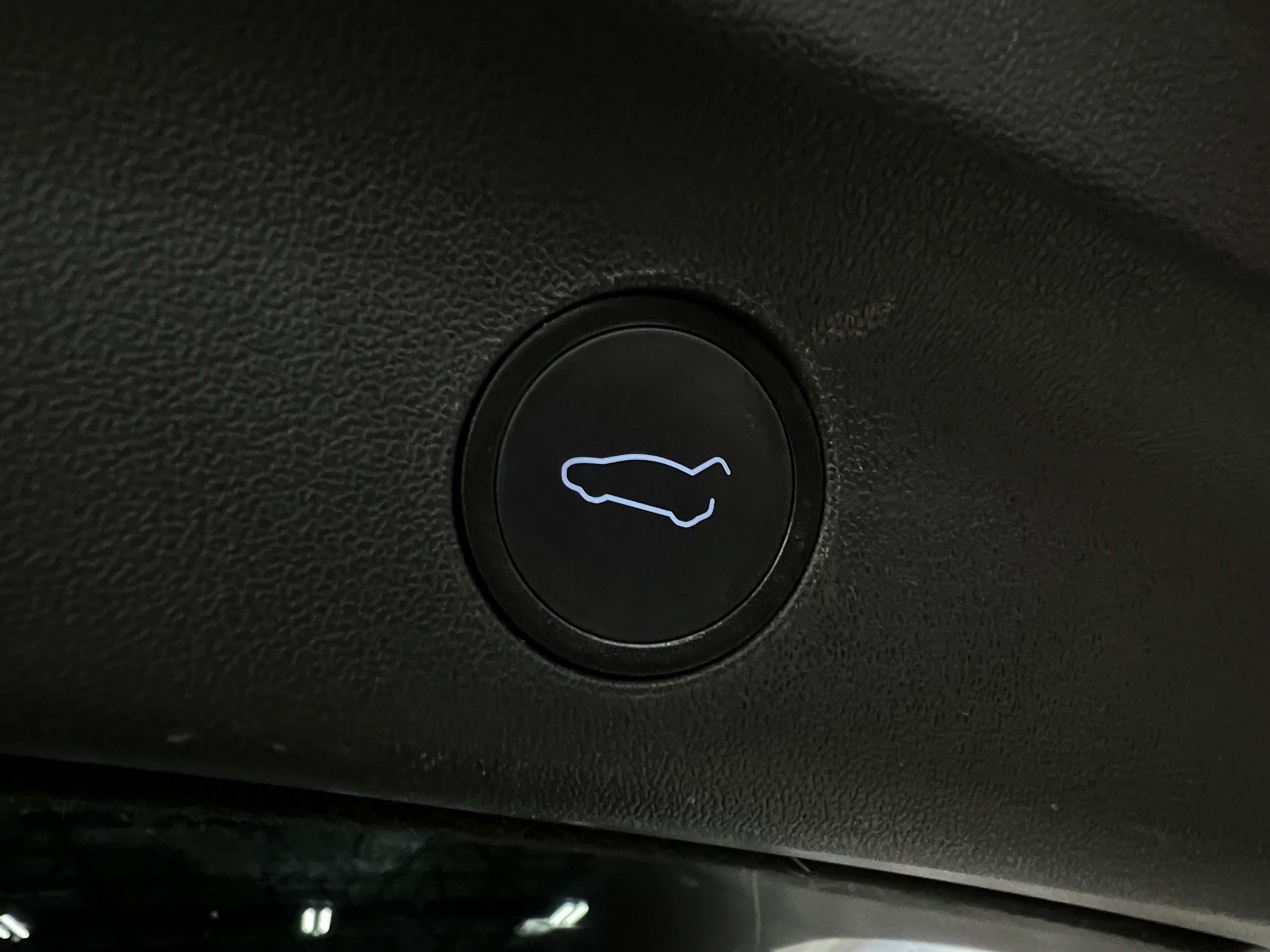 Used 2022 Tesla Model Y Long Range with VIN 7SAYGDEE4NF364105 for sale in Oak Creek, WI