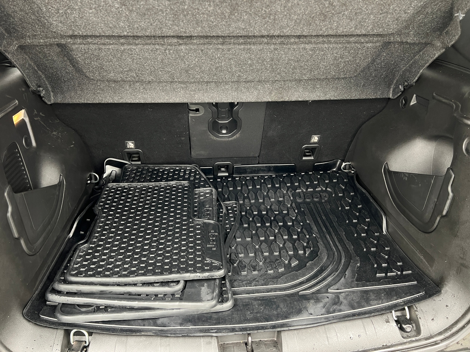 Thumbnail: 2021 Jeep Renegade - 7