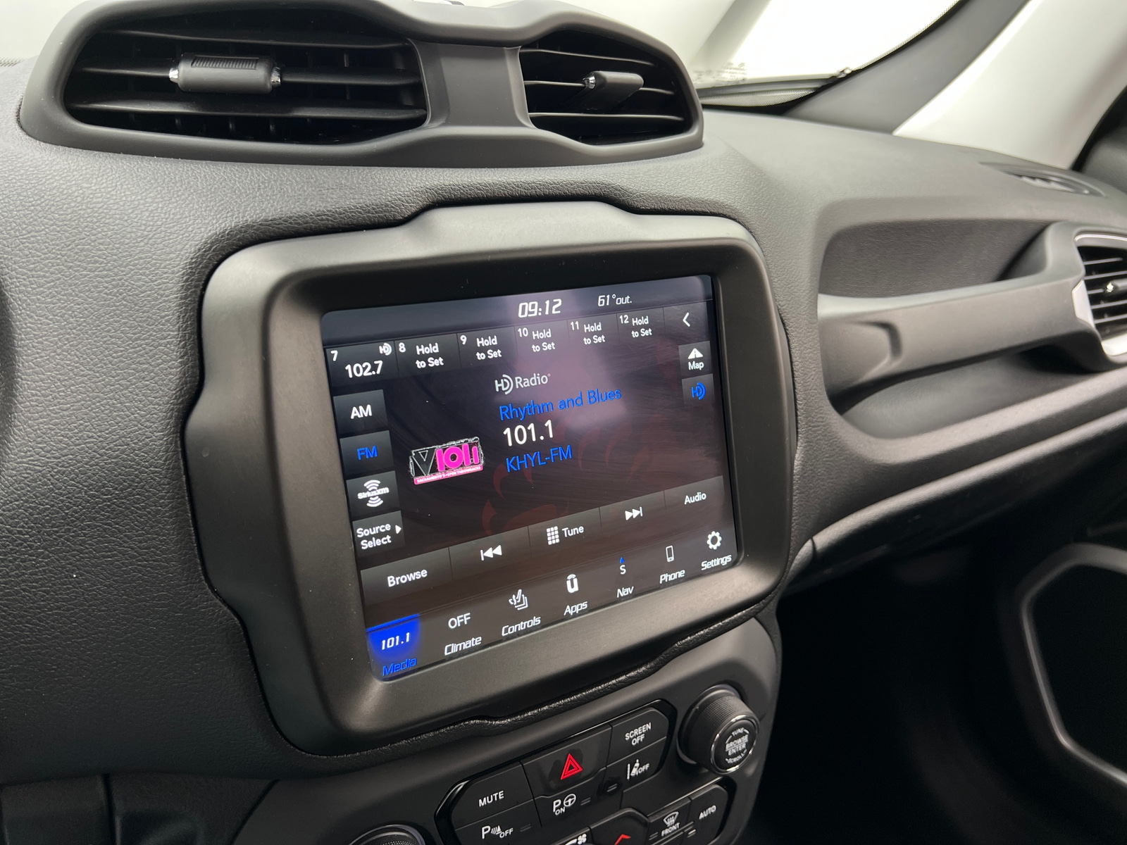 Thumbnail: 2021 Jeep Renegade - 4