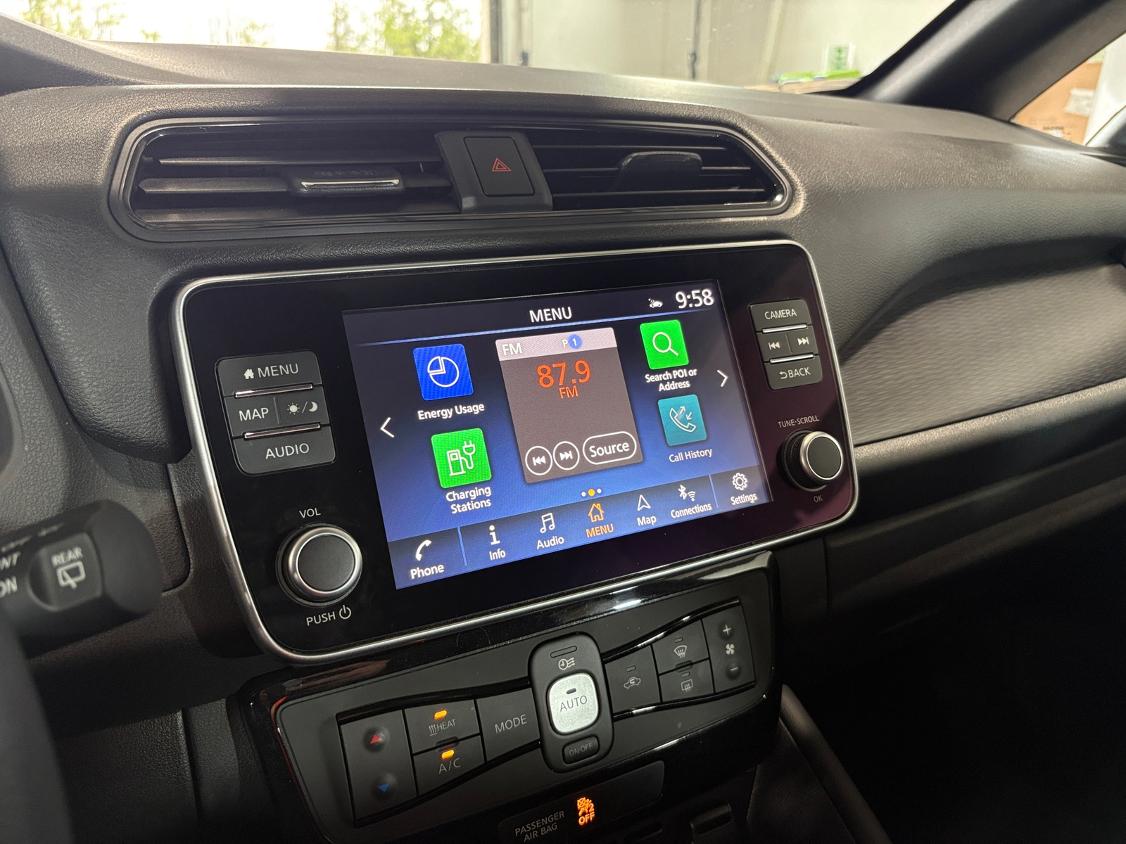 Thumbnail: 2025 Nissan Leaf - 4