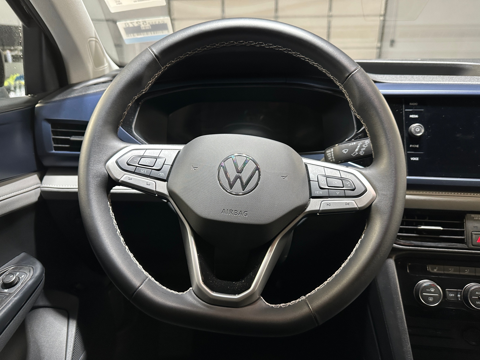 Thumbnail: 2024 Volkswagen Taos - 4