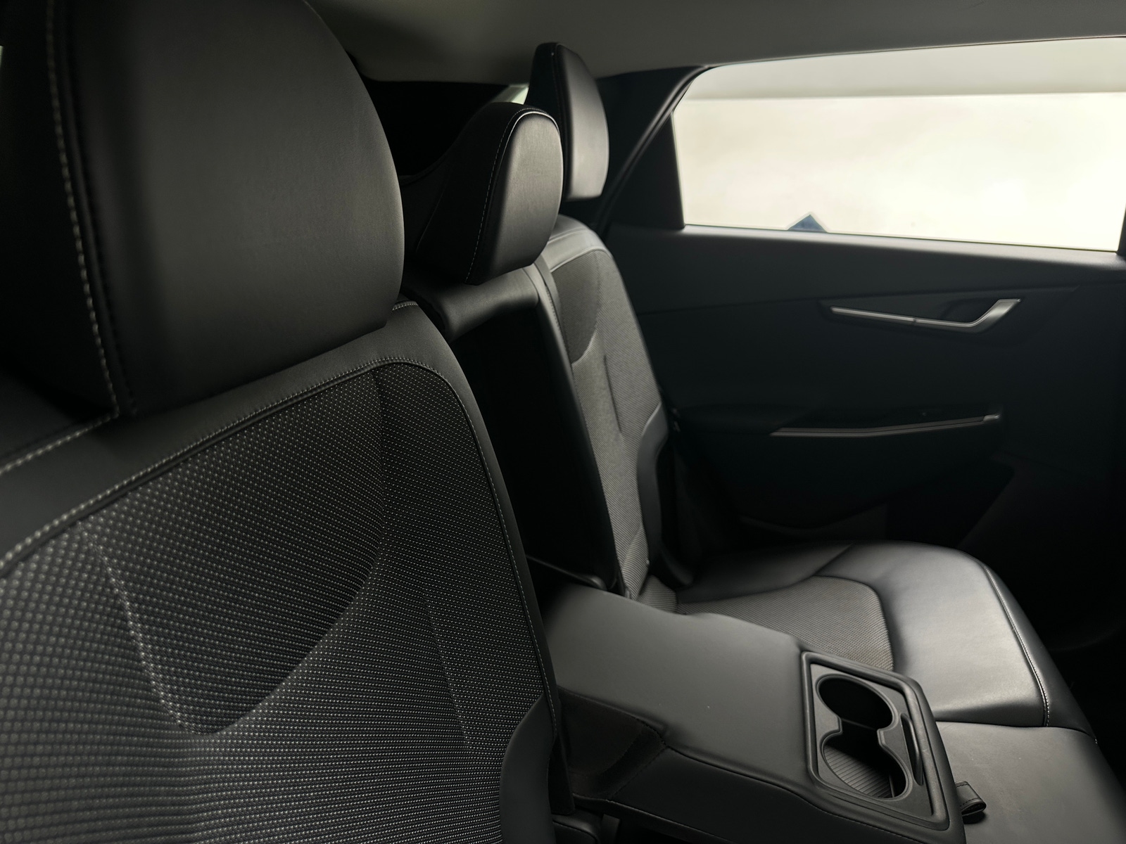 Thumbnail: 2022 Kia EV6 - 6