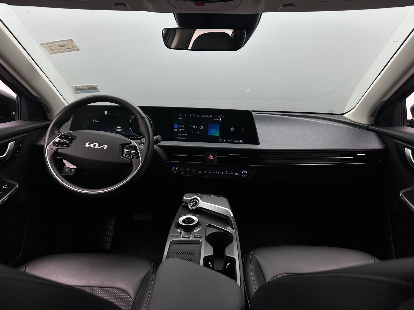 Thumbnail: 2022 Kia EV6 - 3