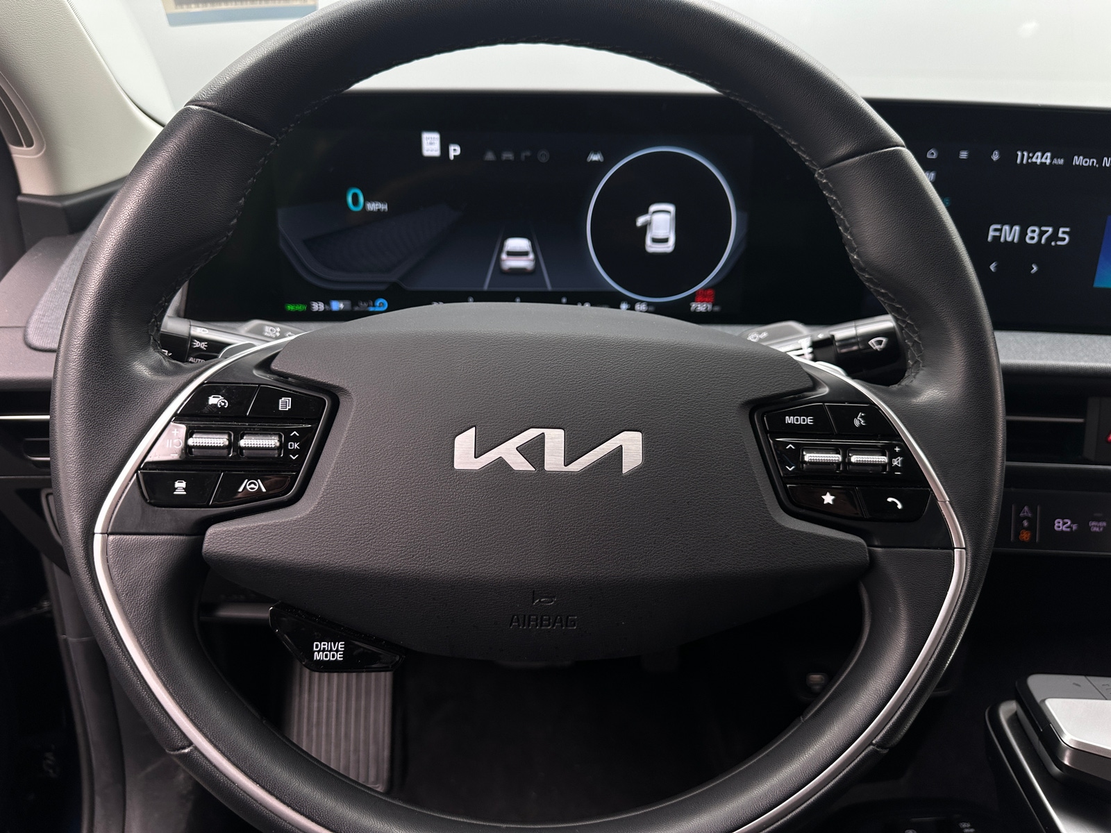Thumbnail: 2022 Kia EV6 - 5