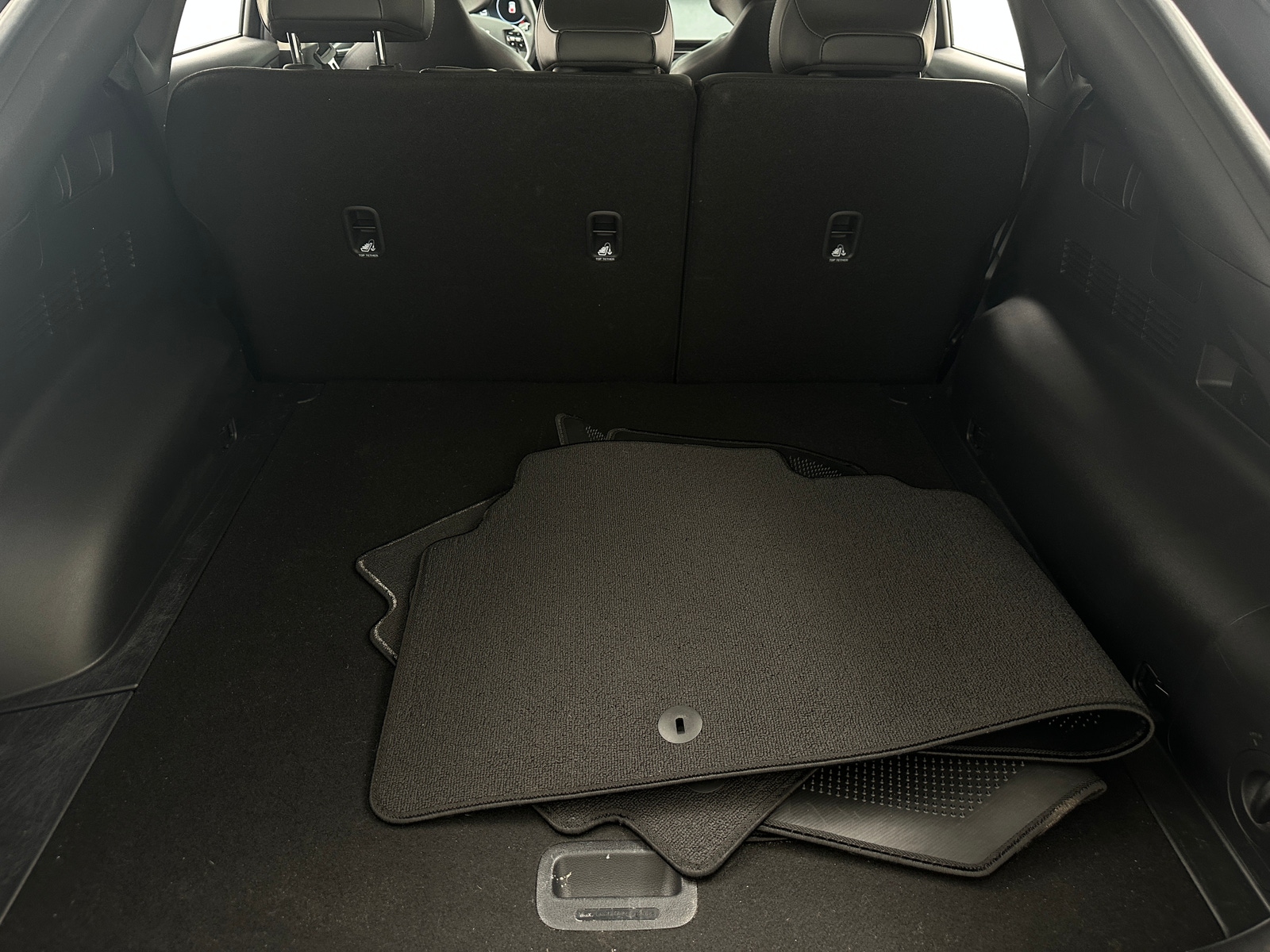 Thumbnail: 2022 Kia EV6 - 7