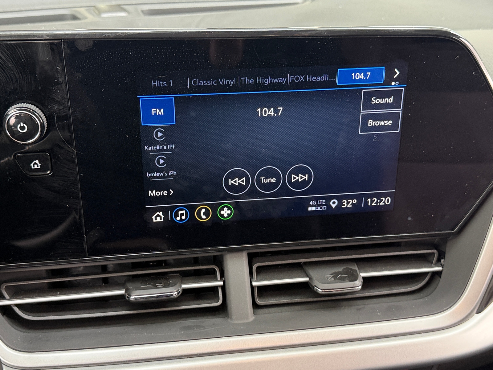 Thumbnail: 2025 Chevrolet Trax - 4