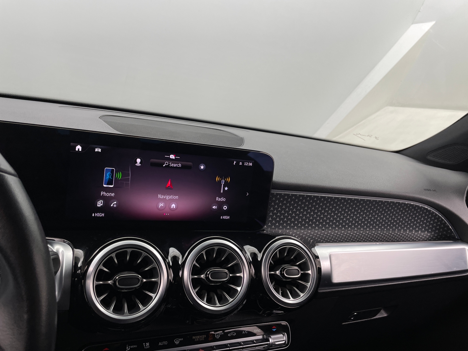 Thumbnail: 2024 Mercedes-Benz GLB - 3