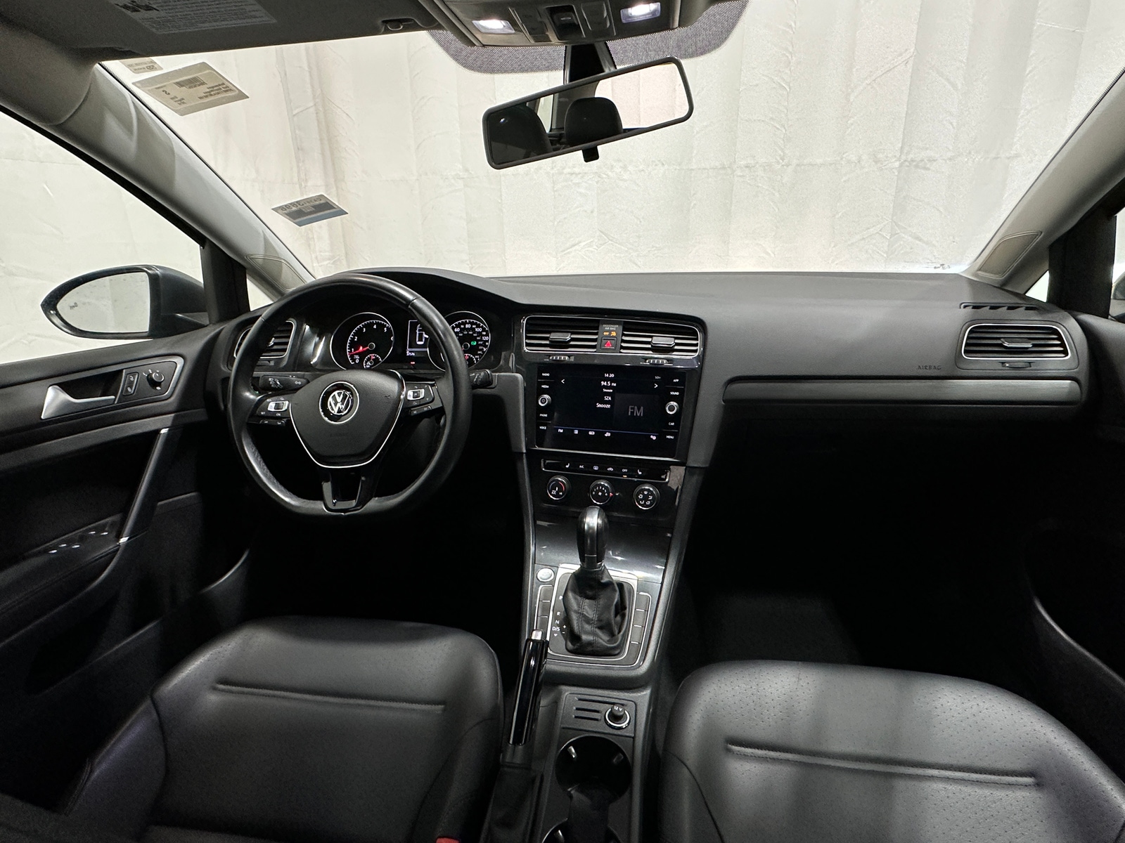 Thumbnail: 2018 Volkswagen e-Golf - 2