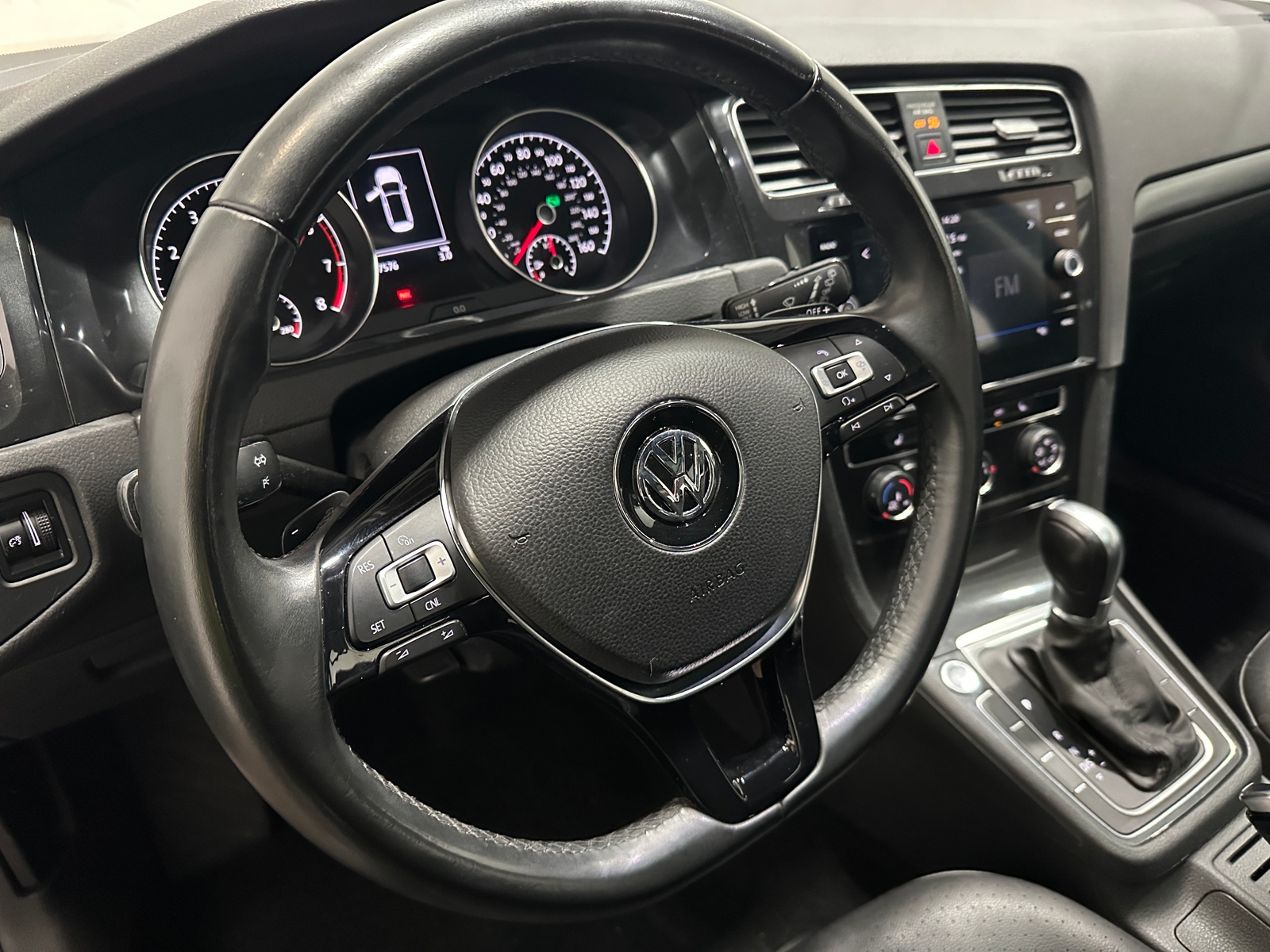 Thumbnail: 2018 Volkswagen e-Golf - 4