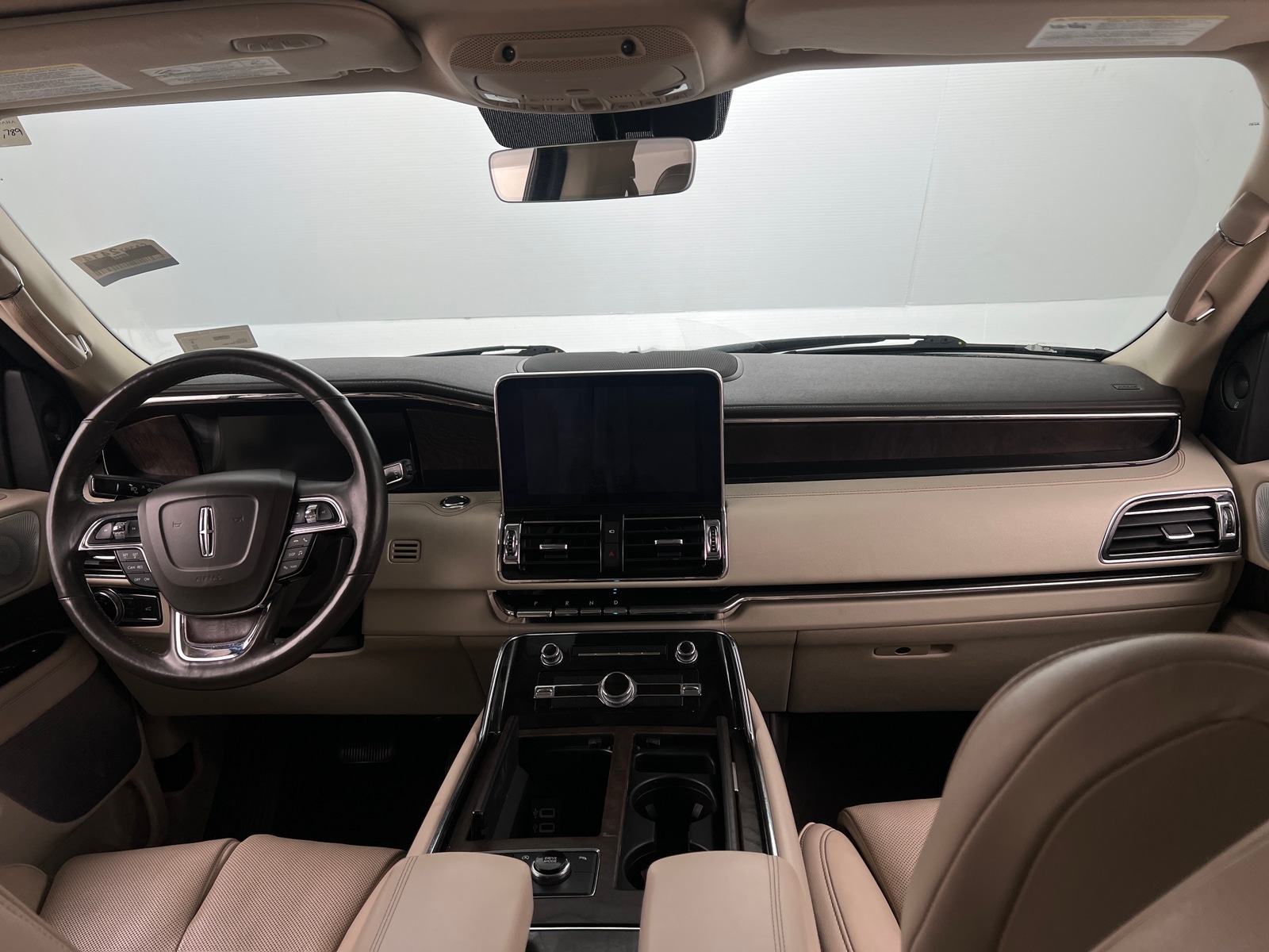 Thumbnail: 2018 Lincoln Navigator L - 2