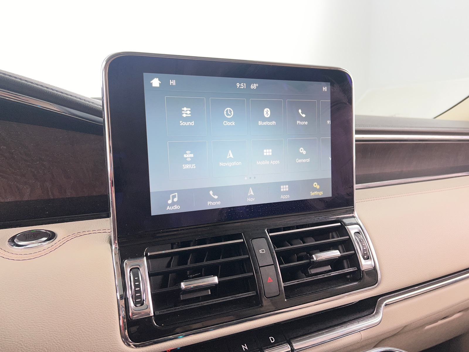 Thumbnail: 2018 Lincoln Navigator L - 3