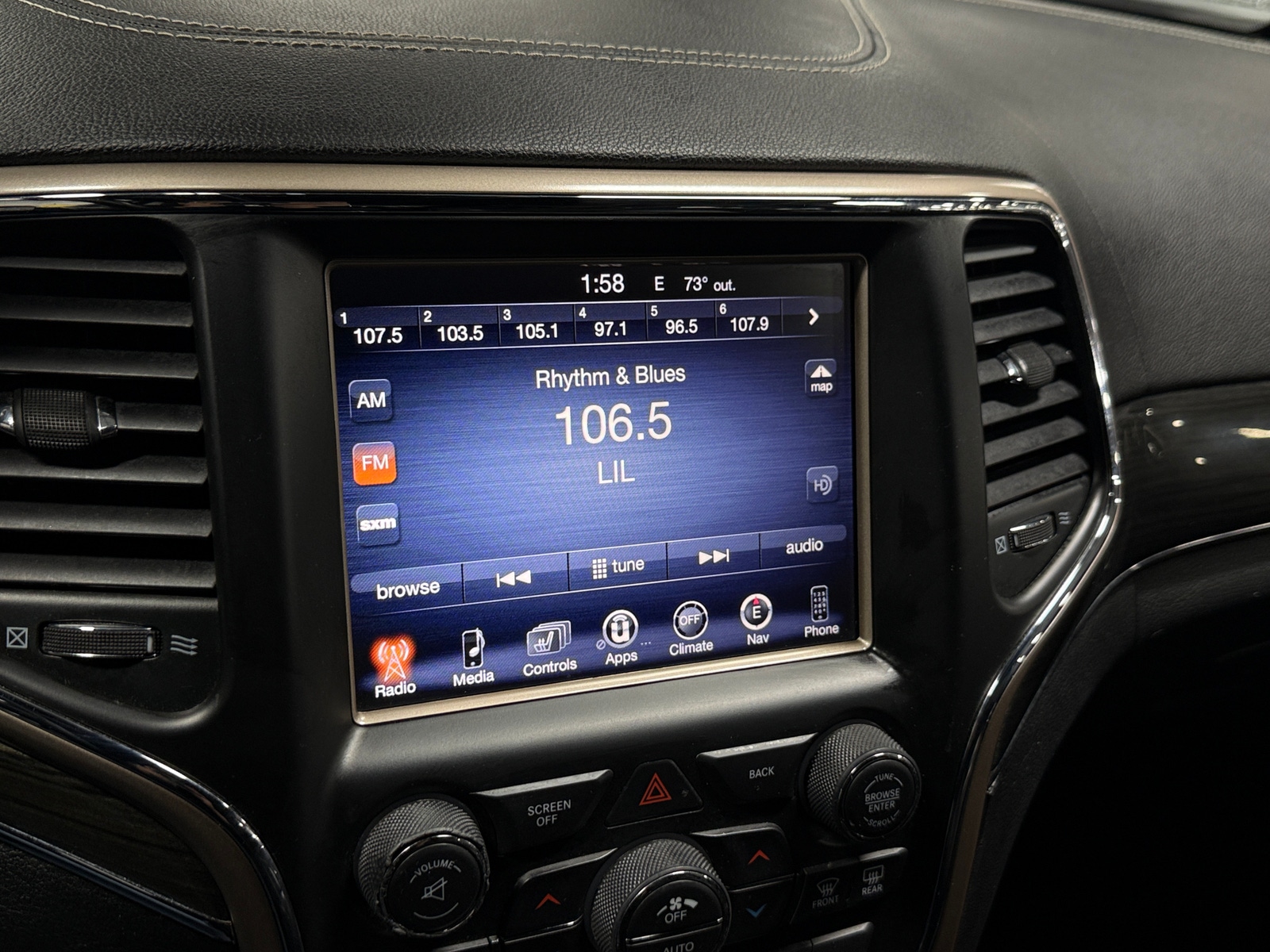 Thumbnail: 2015 Jeep Grand Cherokee - 3