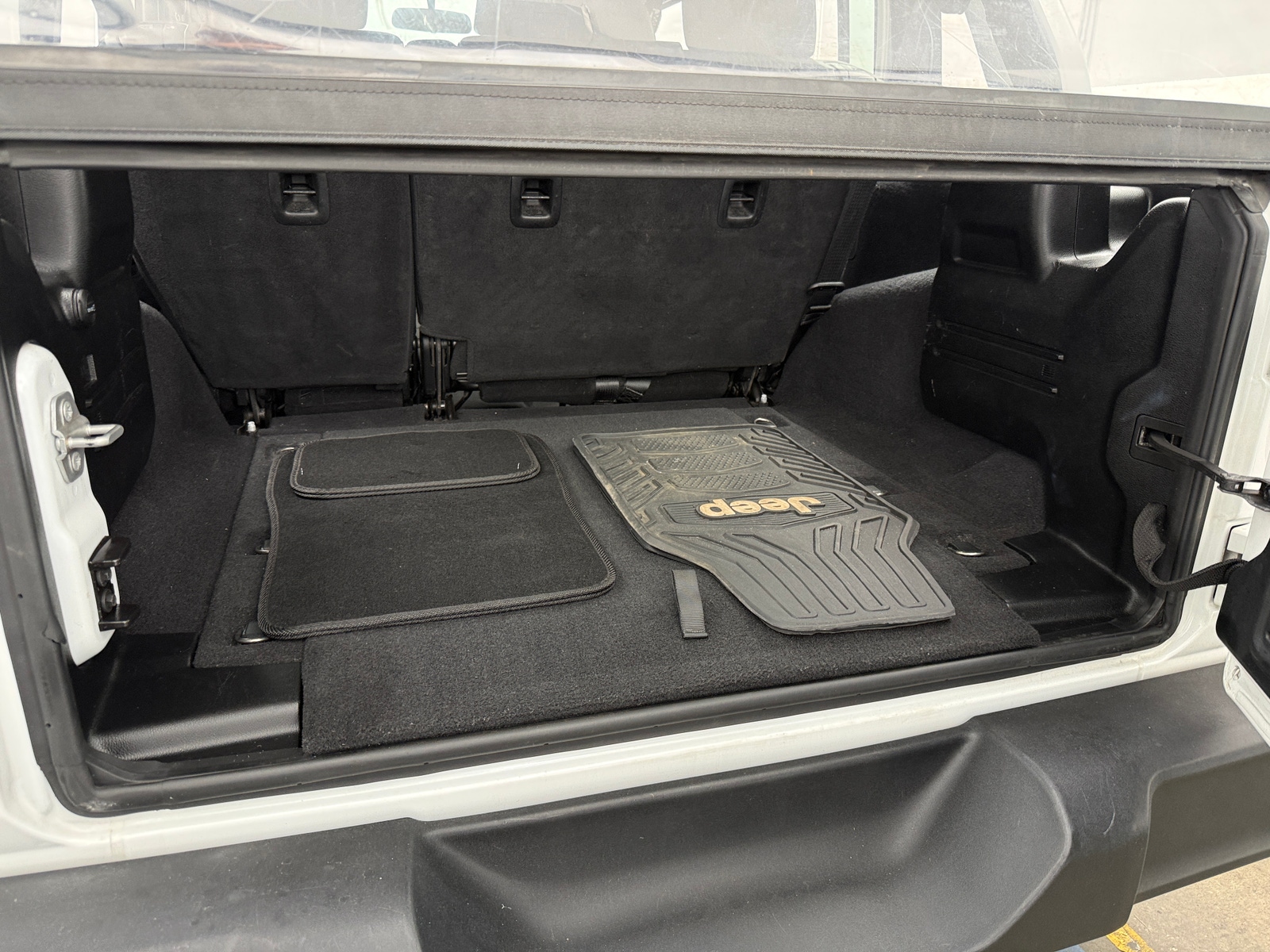 Thumbnail: 2018 Jeep Wrangler - 7