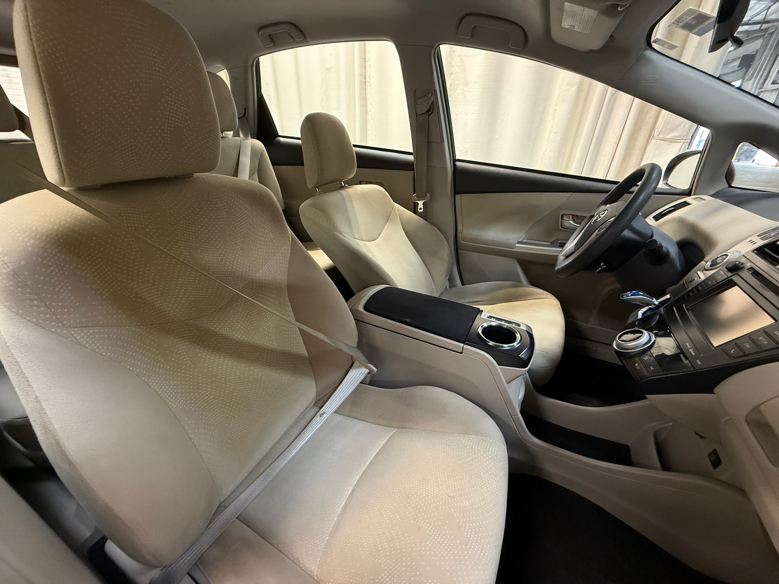 Thumbnail: 2012 Toyota Prius v - 2