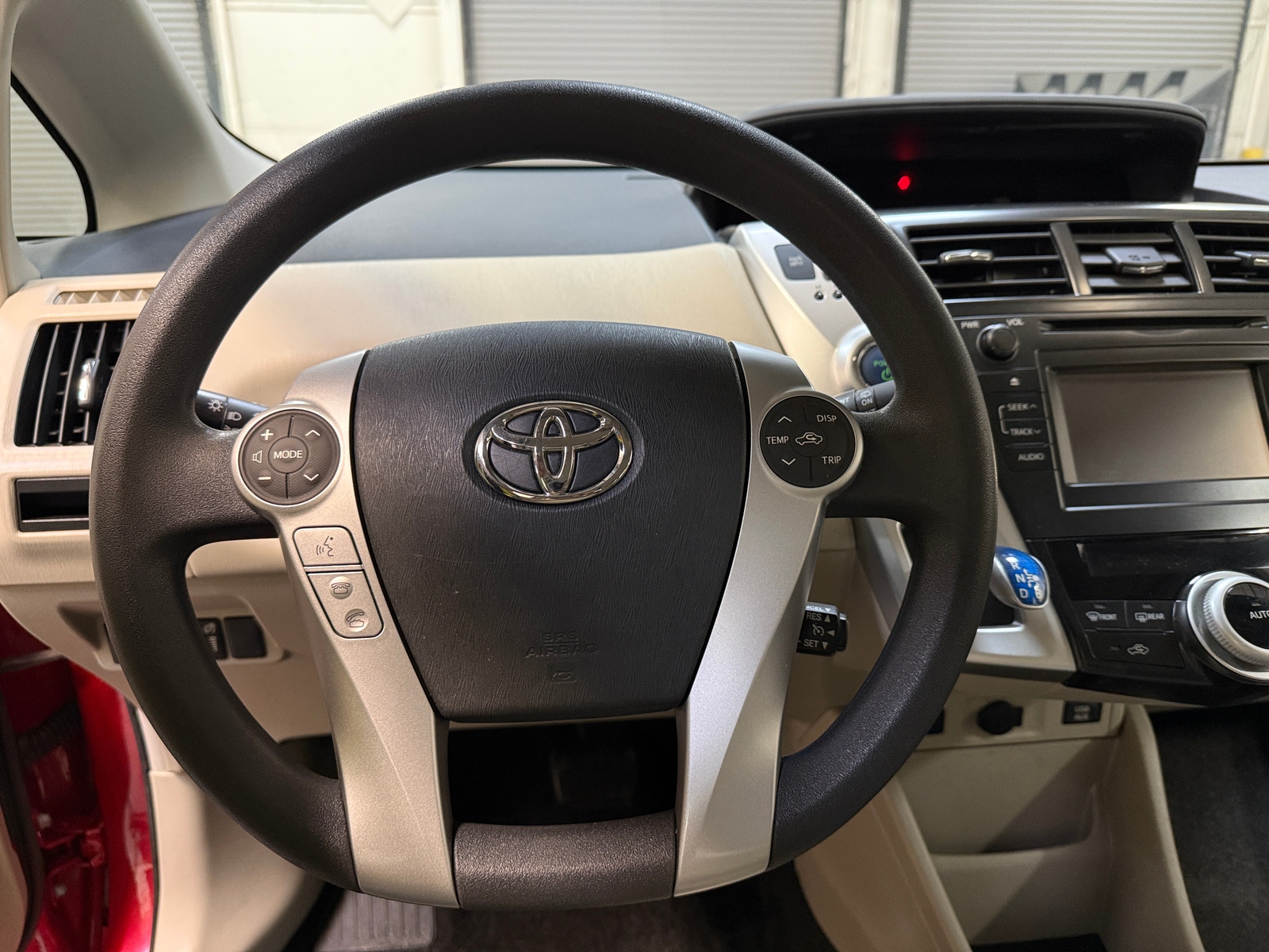 Thumbnail: 2012 Toyota Prius v - 5