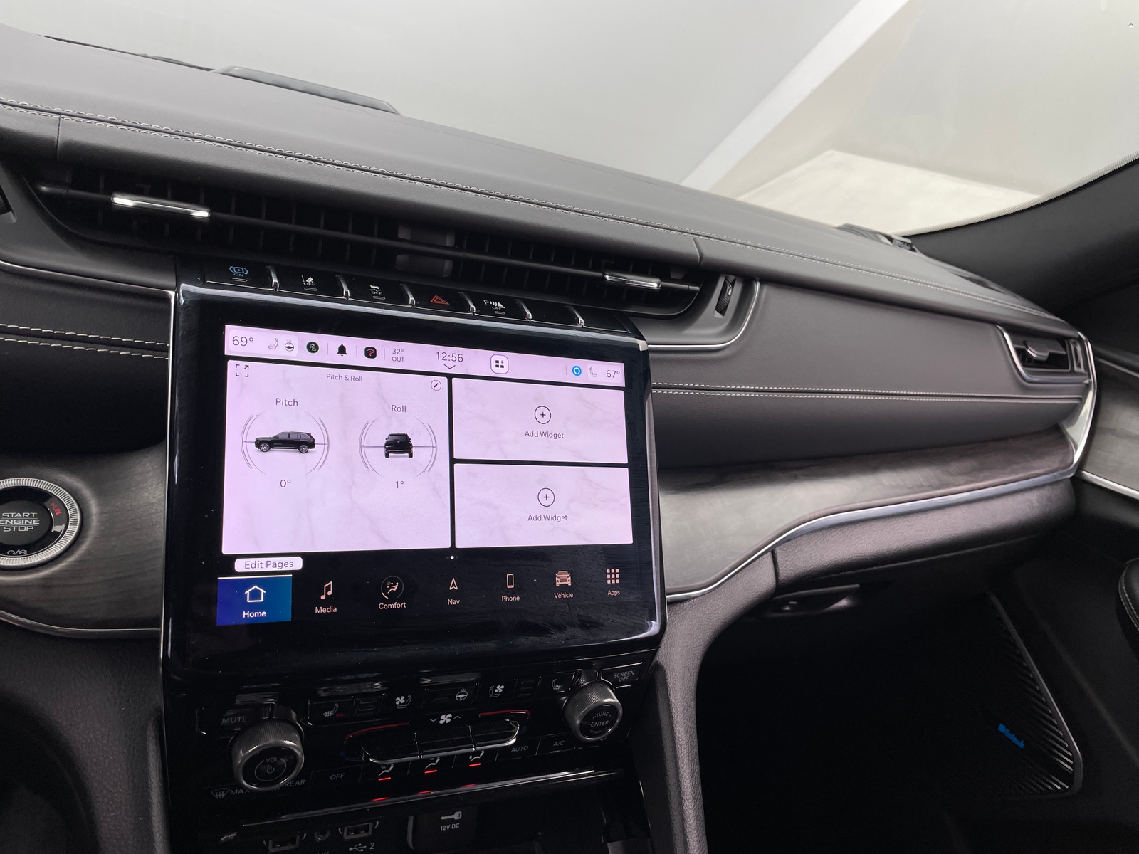 Thumbnail: 2023 Jeep Grand Cherokee - 3