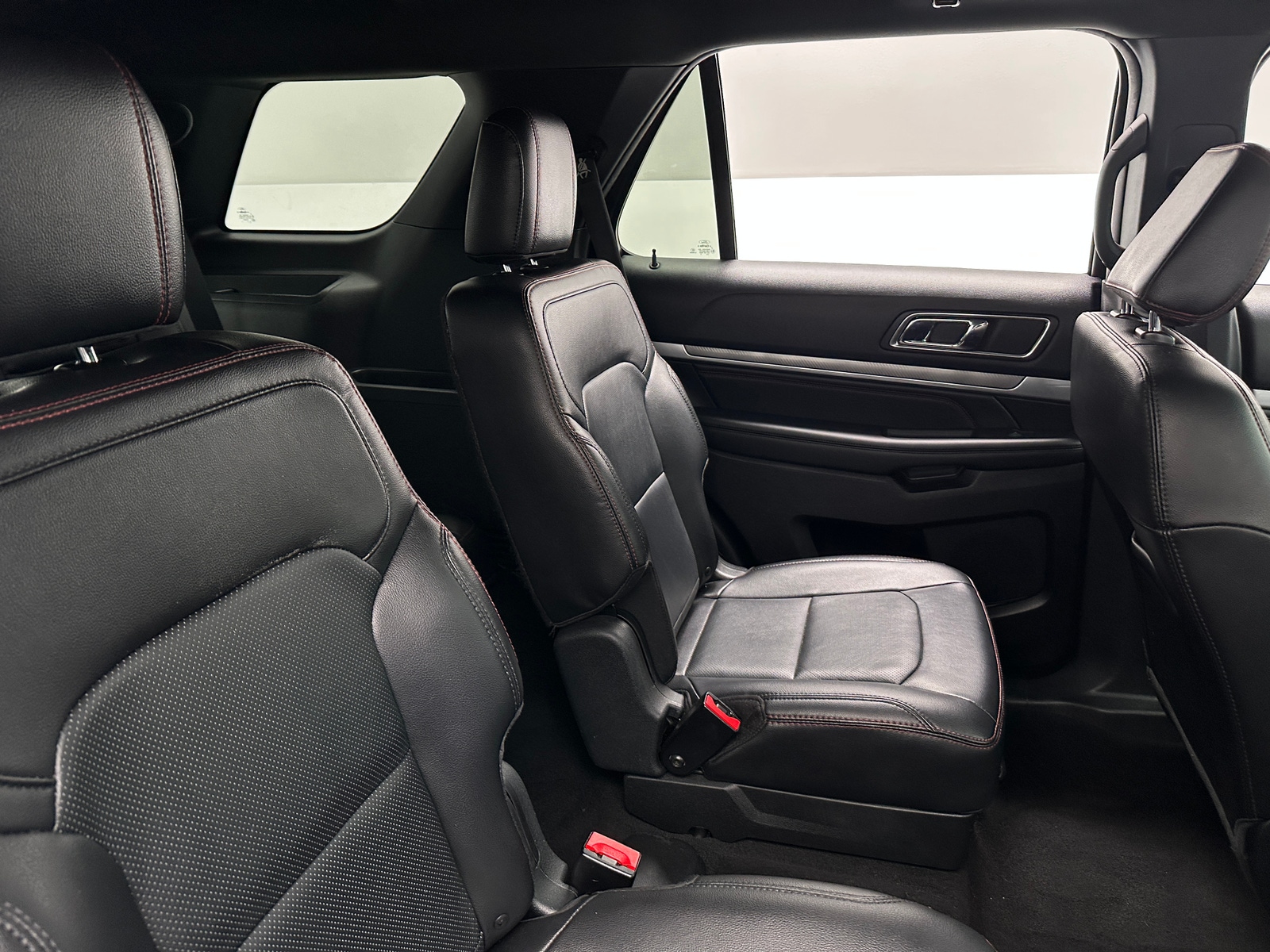 Thumbnail: 2019 Ford Explorer - 5