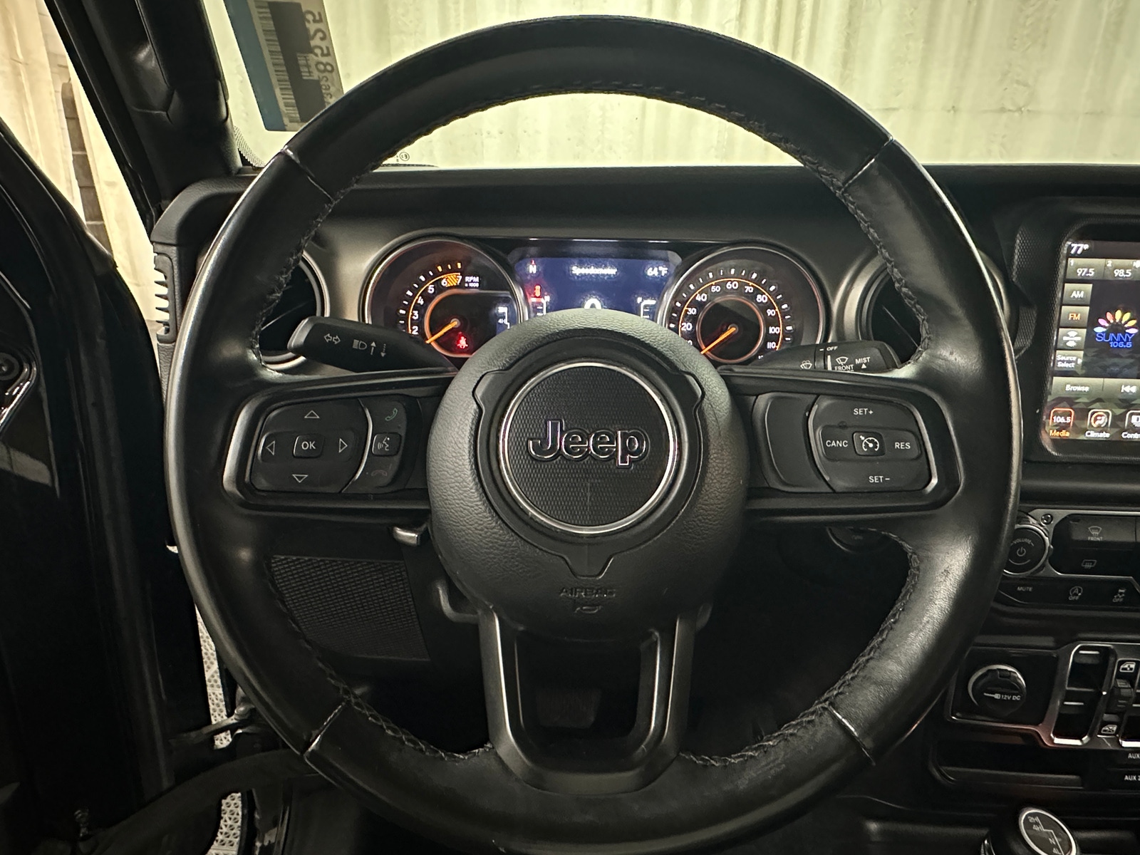 Thumbnail: 2022 Jeep Wrangler - 5