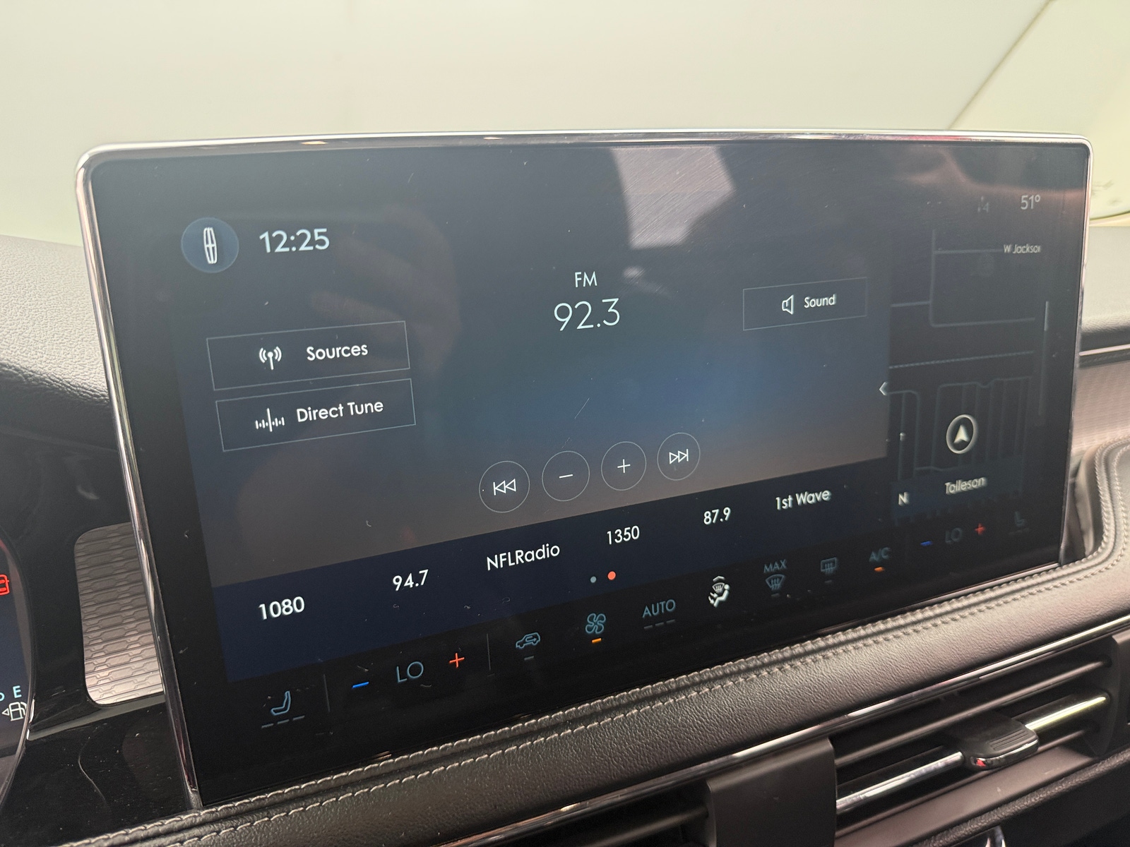 Thumbnail: 2023 Lincoln Corsair - 3