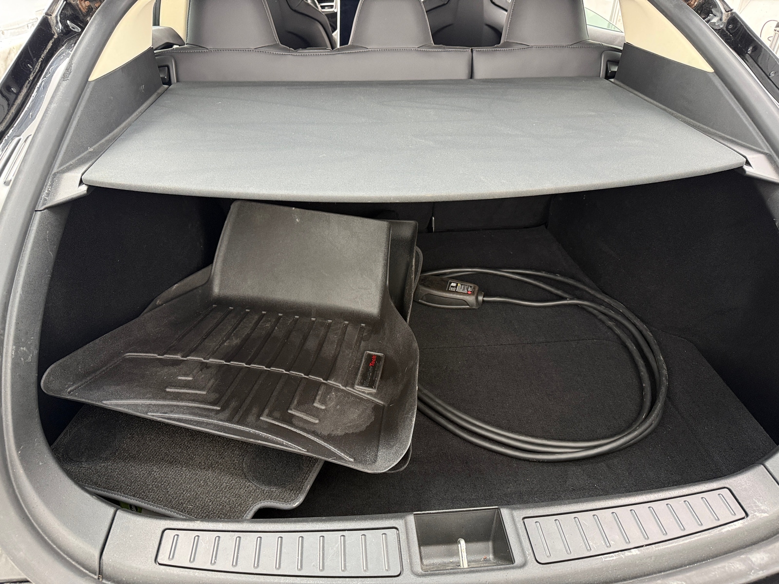 Thumbnail: 2015 Tesla Model S - 6