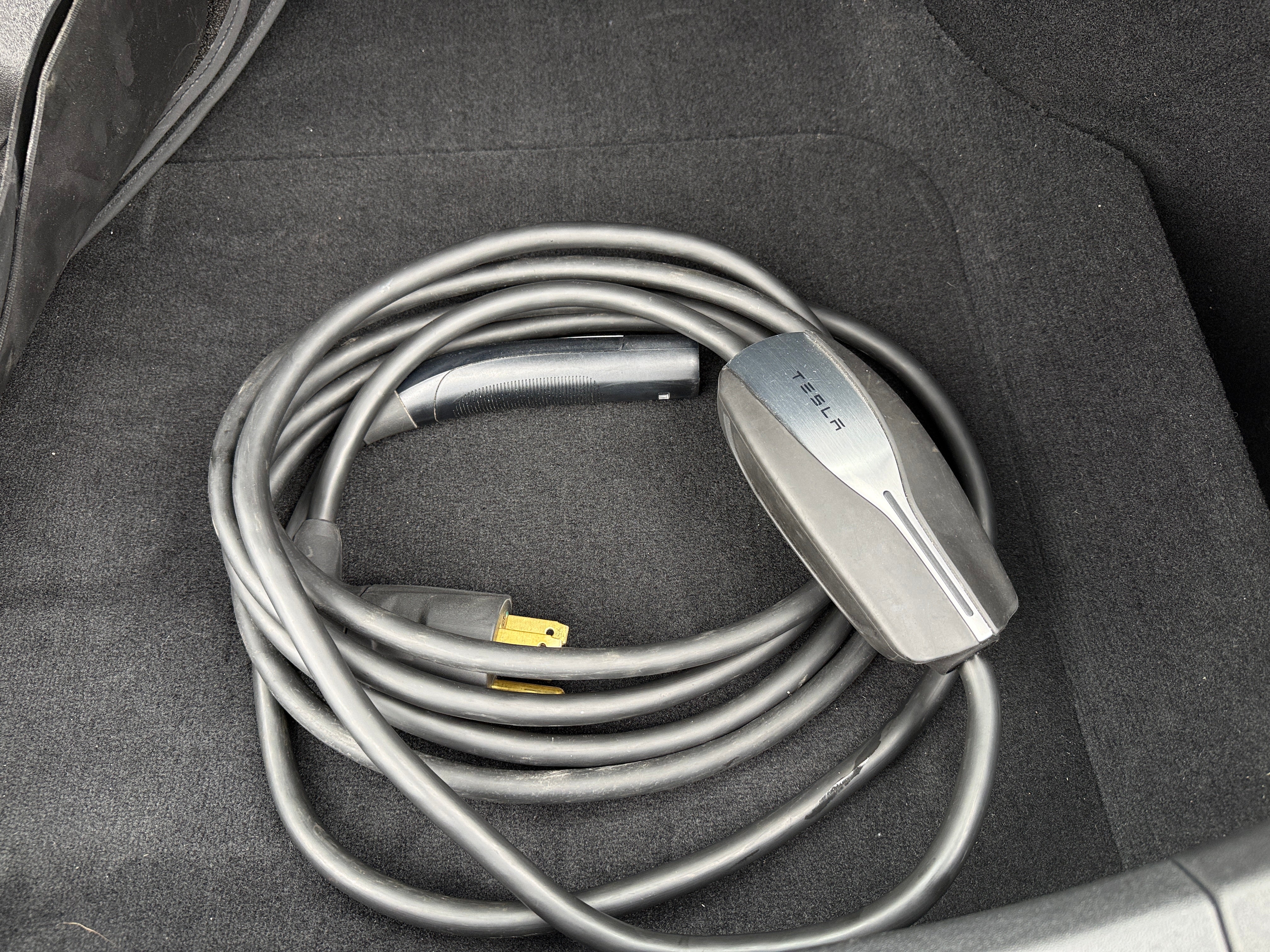 Used 2015 Tesla Model S 85D with VIN 5YJSA1H20FFP78472 for sale in Oak Creek, WI