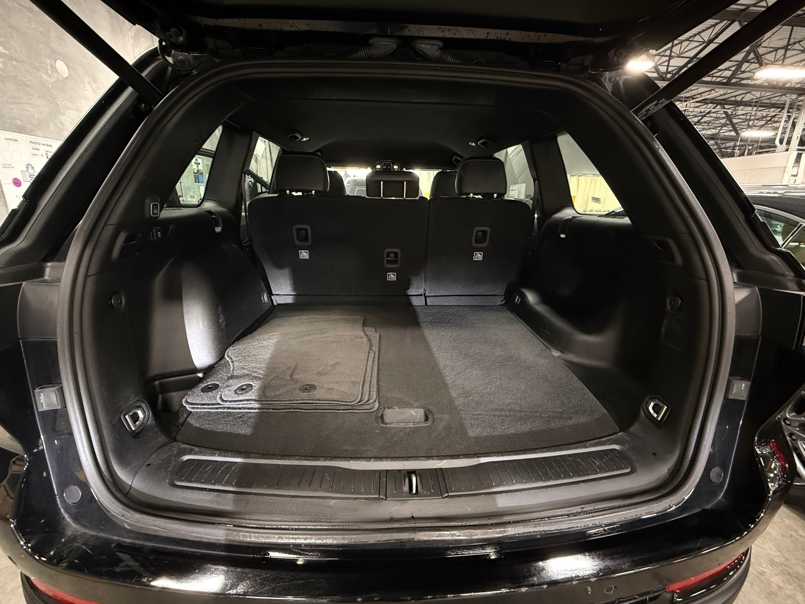 Thumbnail: 2024 Jeep Grand Cherokee - 6