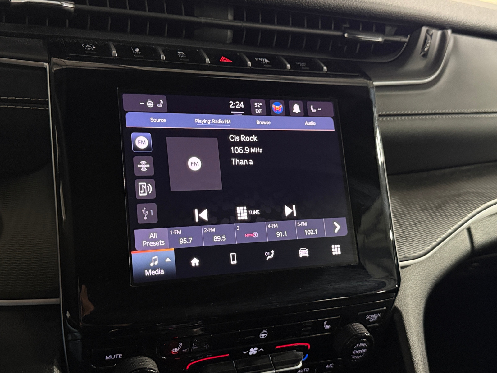 Thumbnail: 2024 Jeep Grand Cherokee - 3