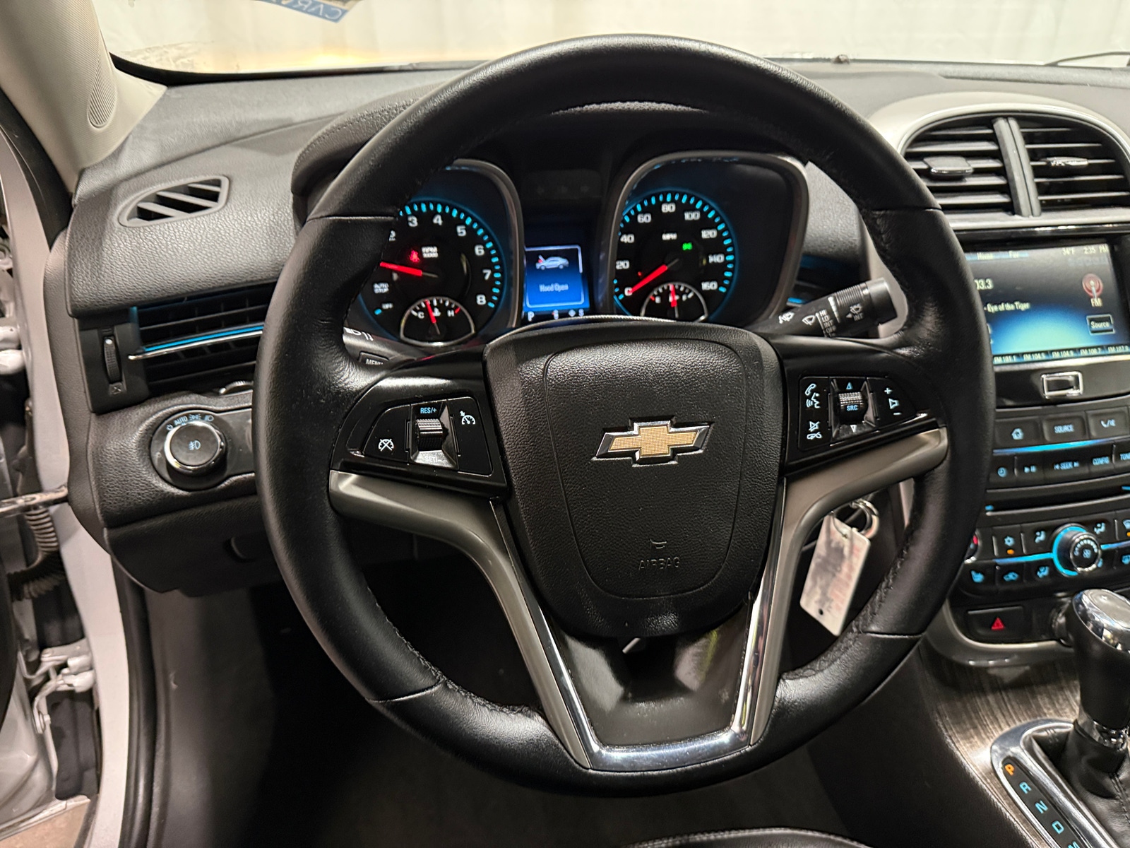 Thumbnail: 2016 Chevrolet Malibu - 4