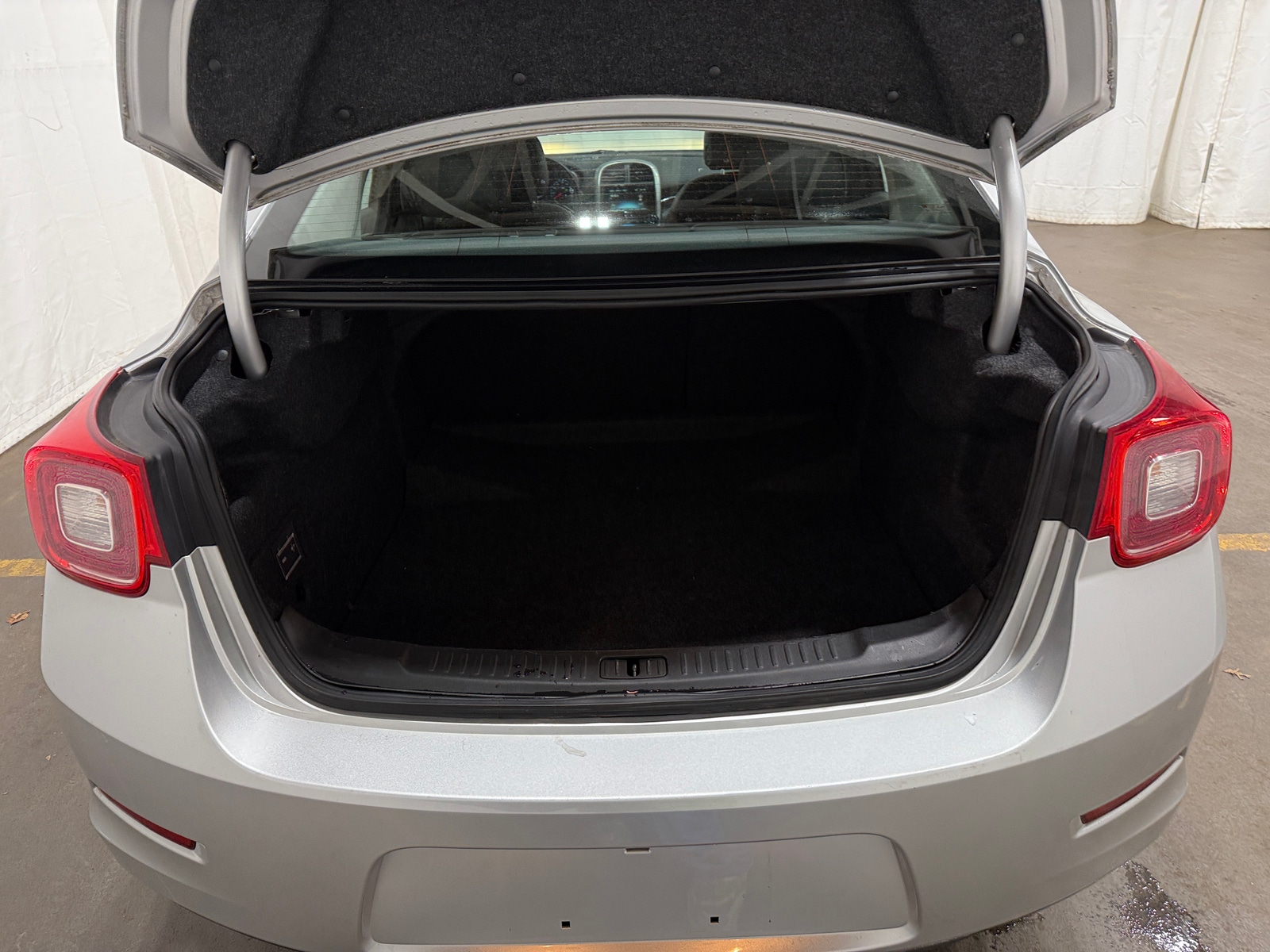 Thumbnail: 2016 Chevrolet Malibu - 6