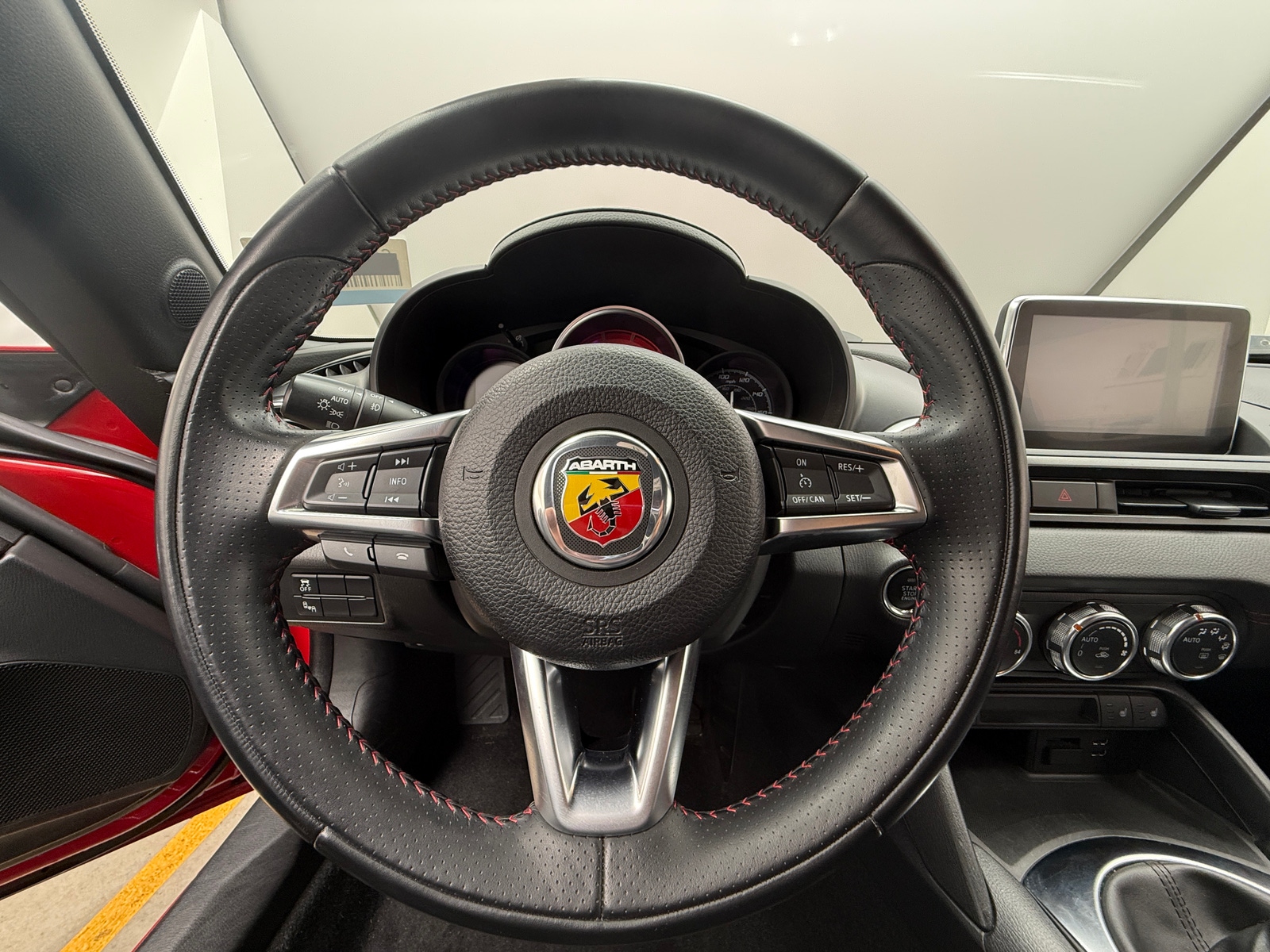 Thumbnail: 2018 Fiat 124 Spider - 4