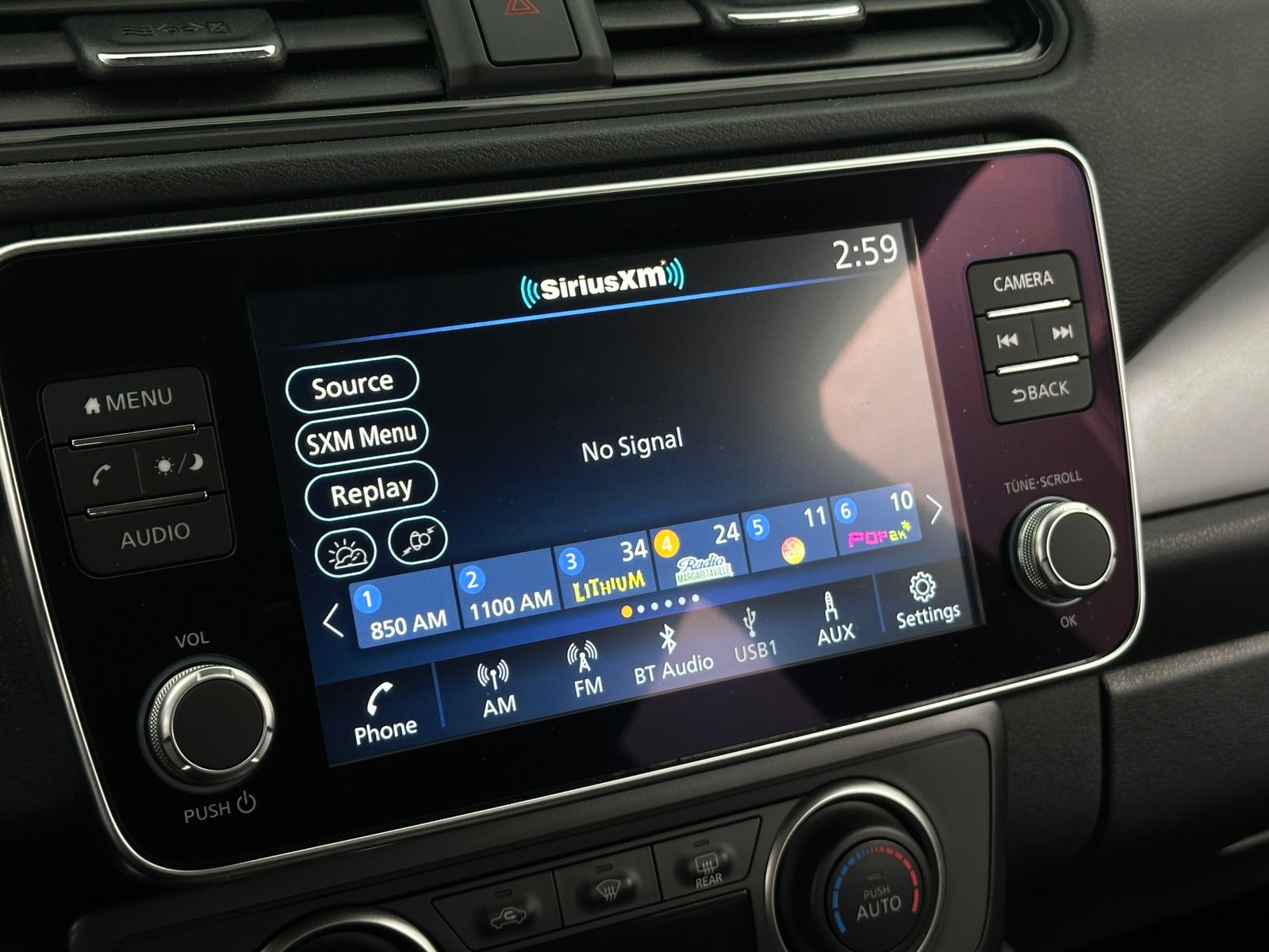 Thumbnail: 2023 Nissan Leaf - 4