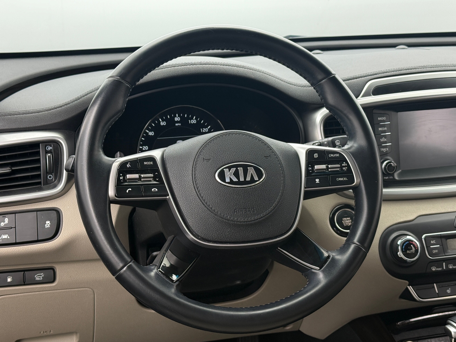 Thumbnail: 2020 Kia Sorento - 4