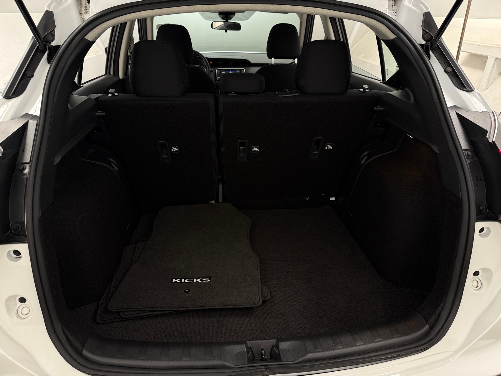 Thumbnail: 2025 Nissan Kicks - 7