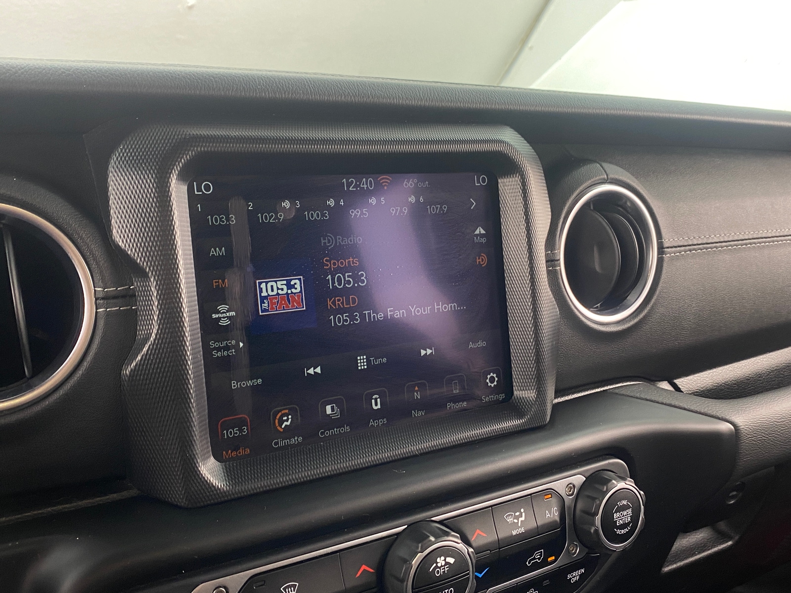 Thumbnail: 2021 Jeep Wrangler - 3